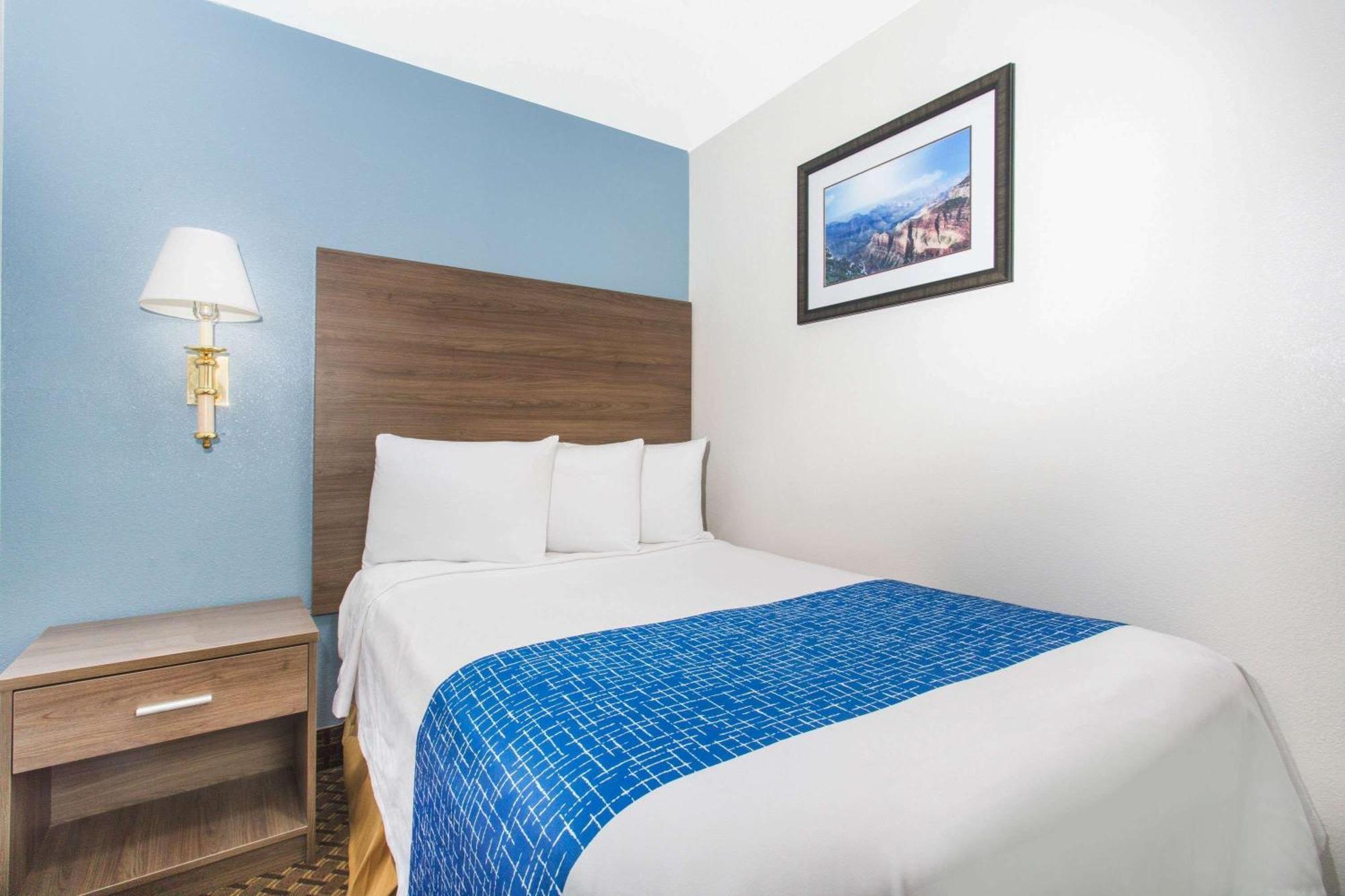 Suite Queen Double Bed Non-Smoking