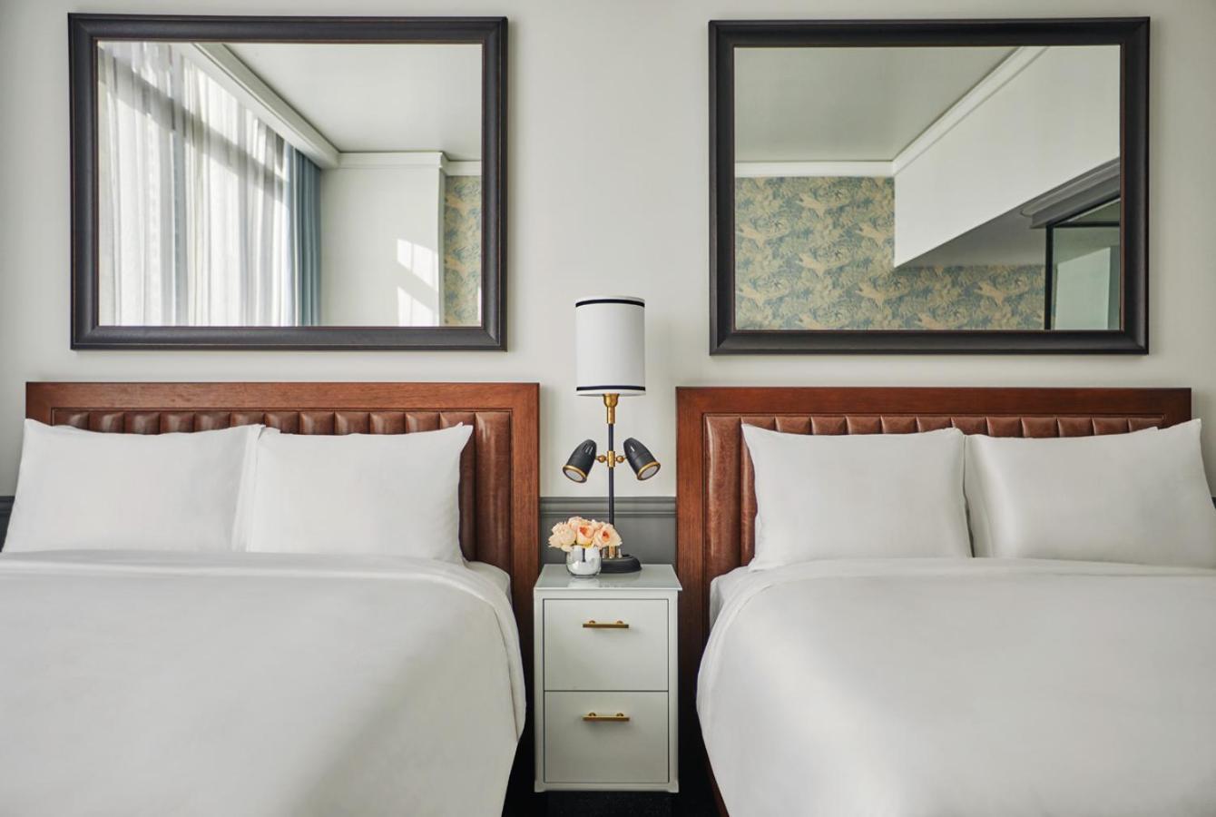 Deluxe Skyline Two Bedroom King or Queen Suite