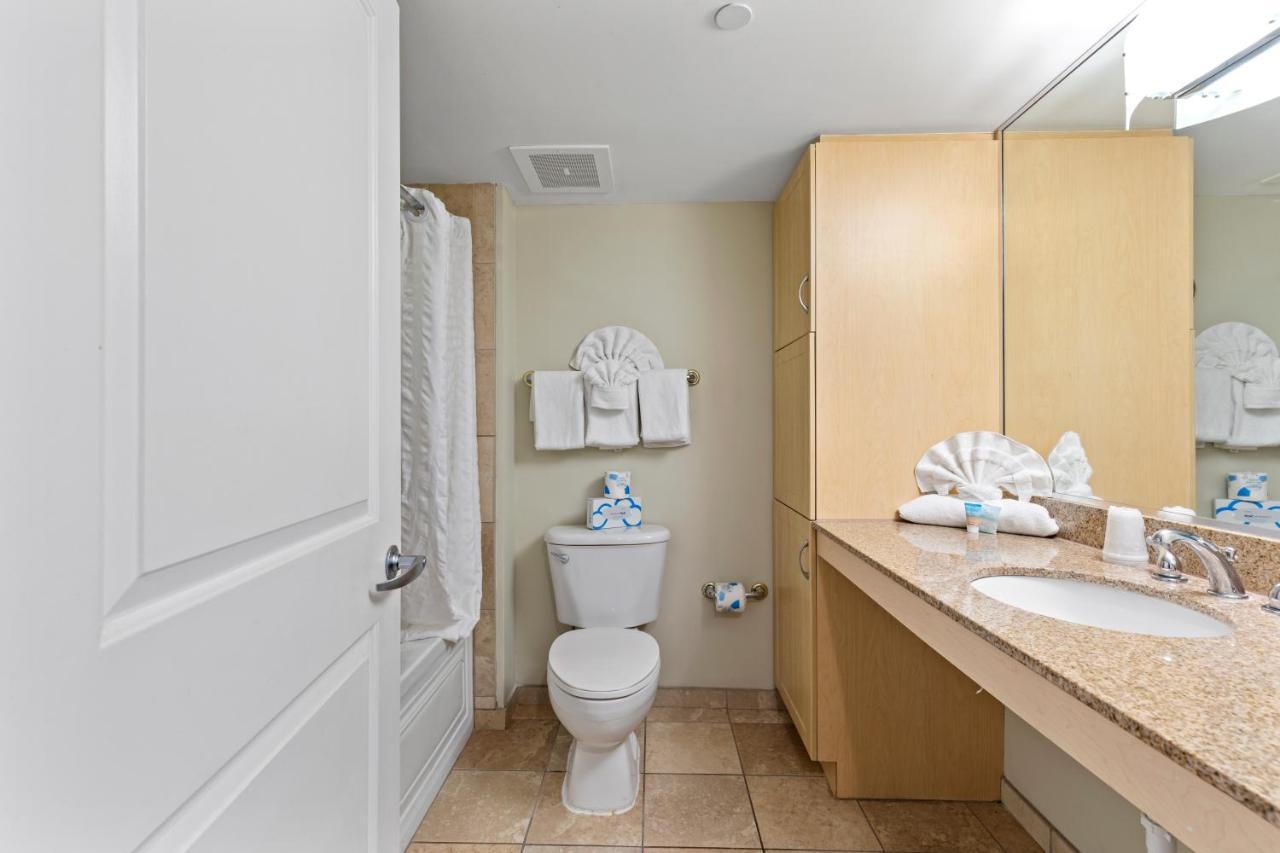 Deluxe One-Bedroom Suite