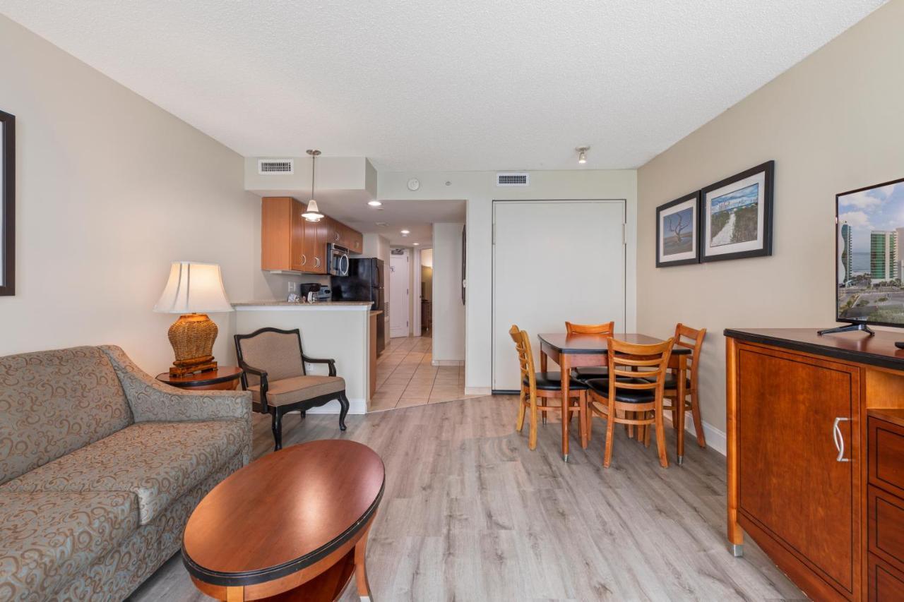 Deluxe King Suite