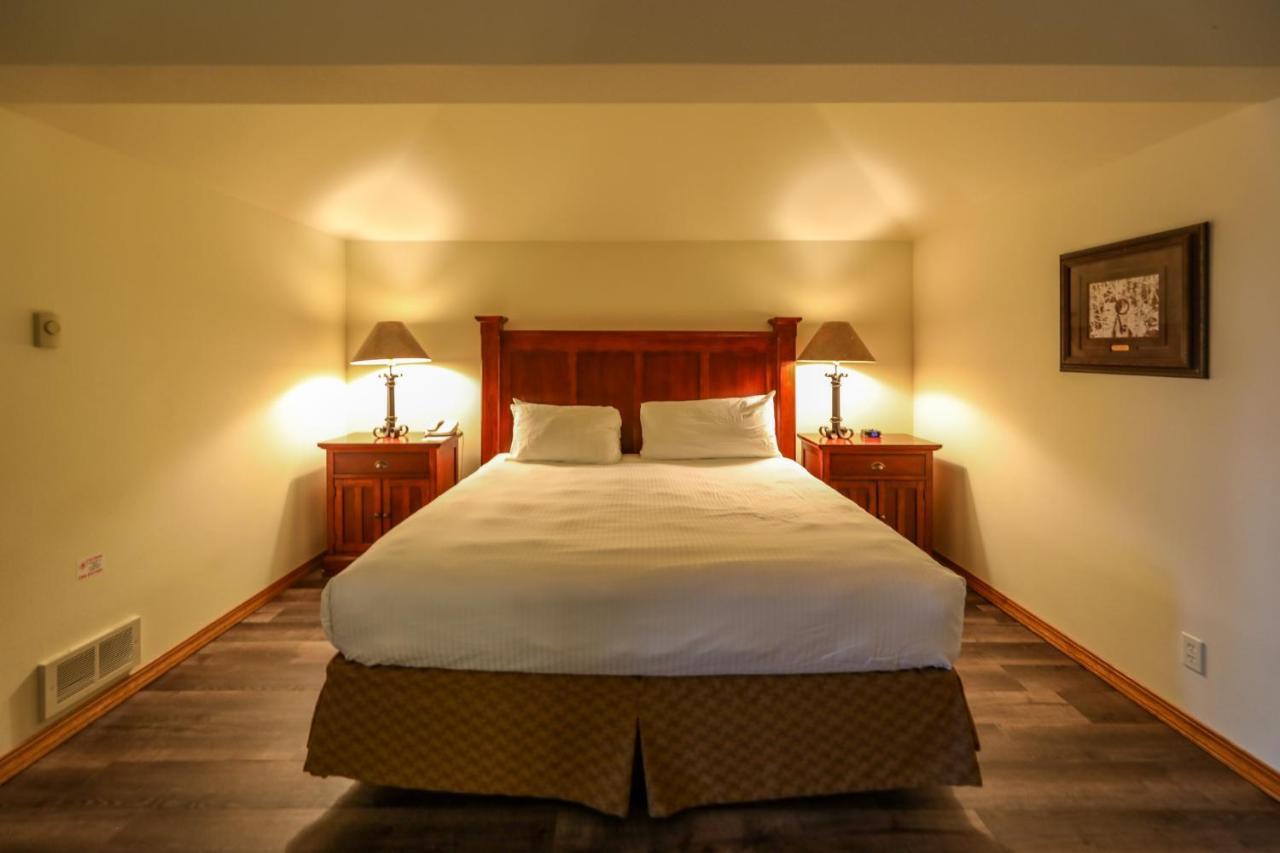 Deluxe Studio Suite