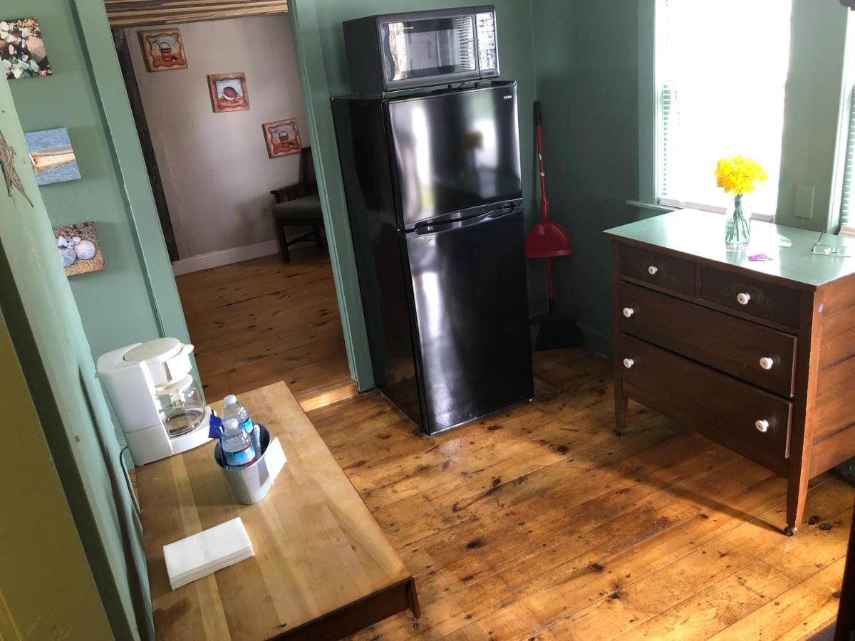 One-Bedroom Bungalow