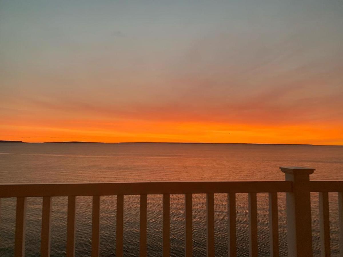 Family Room Lake View