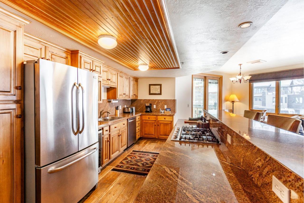 2 Bedroom Condominium Spa #203
