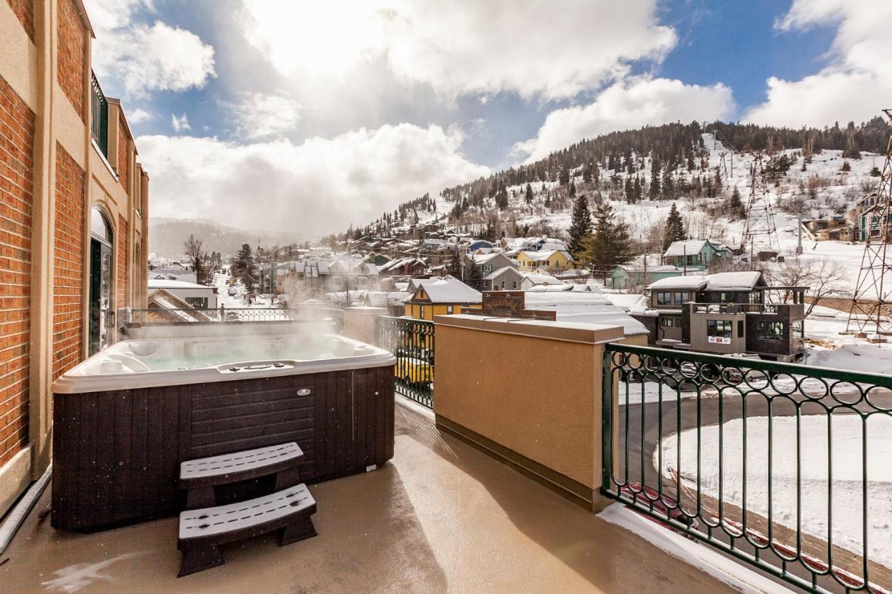 2 Bedroom Condominium Spa #203