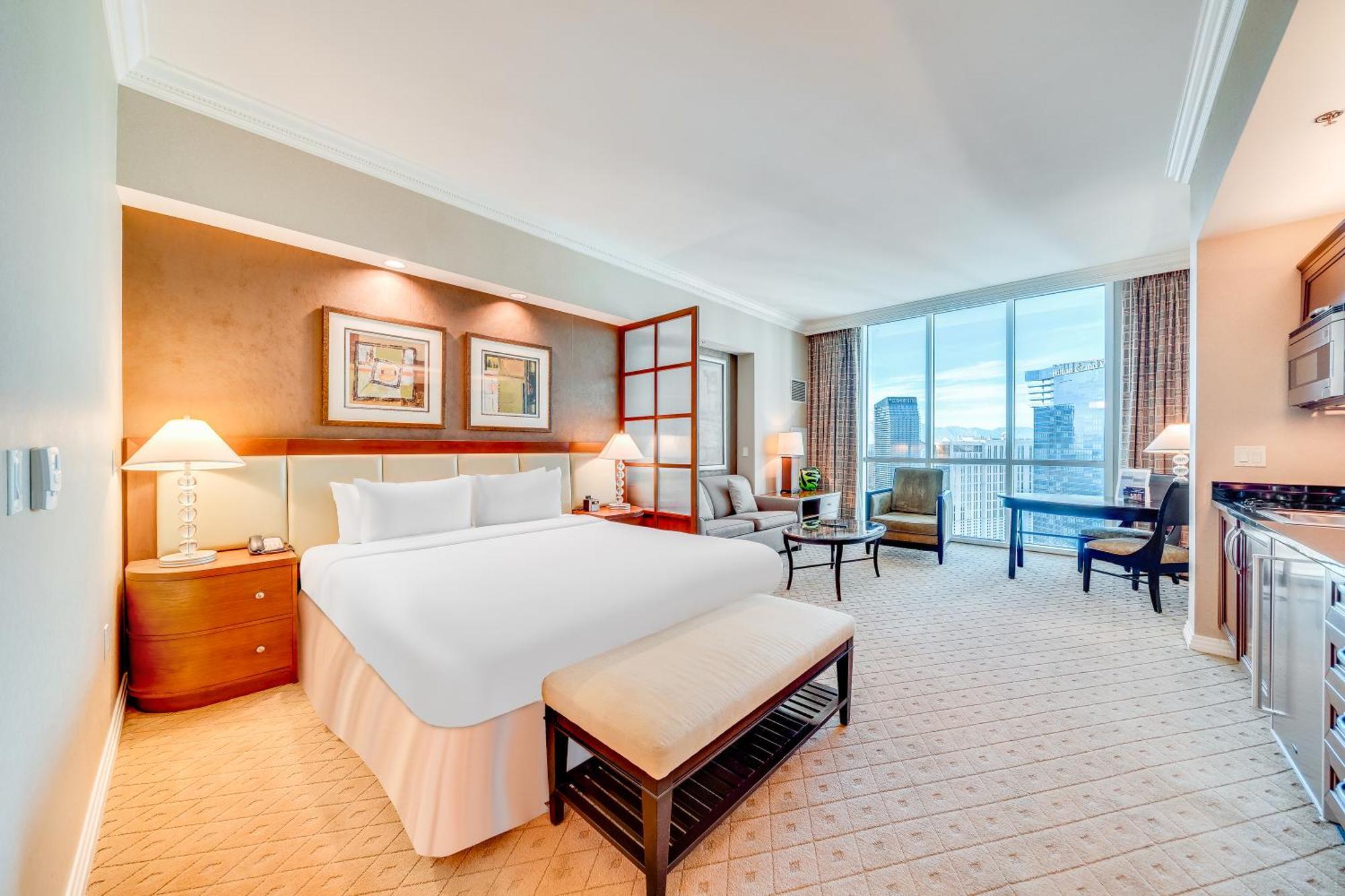 Elite Signature 2BR Suite Balcony Jetted Tub