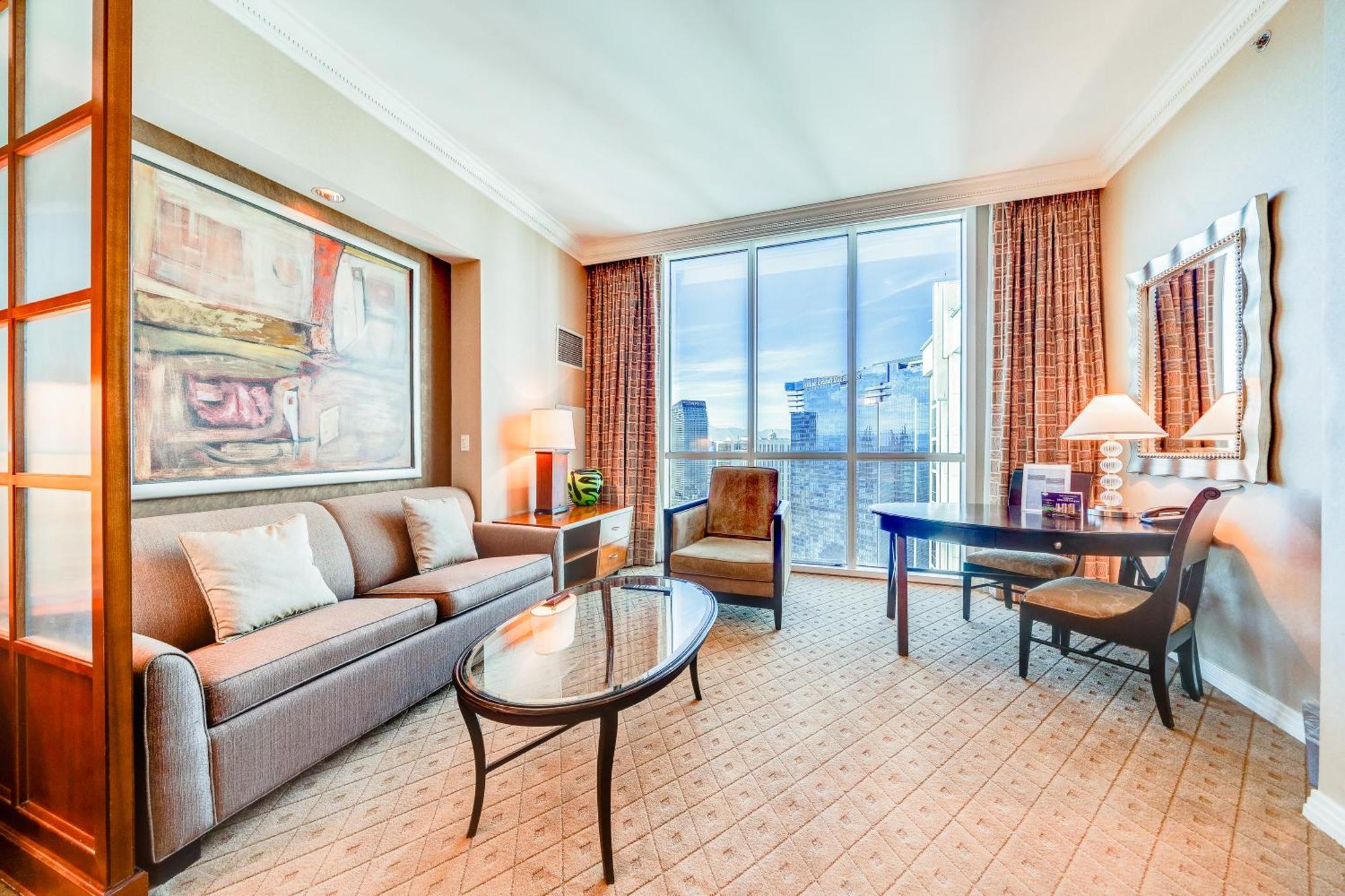 Elite Signature 2BR Suite Balcony Jetted Tub