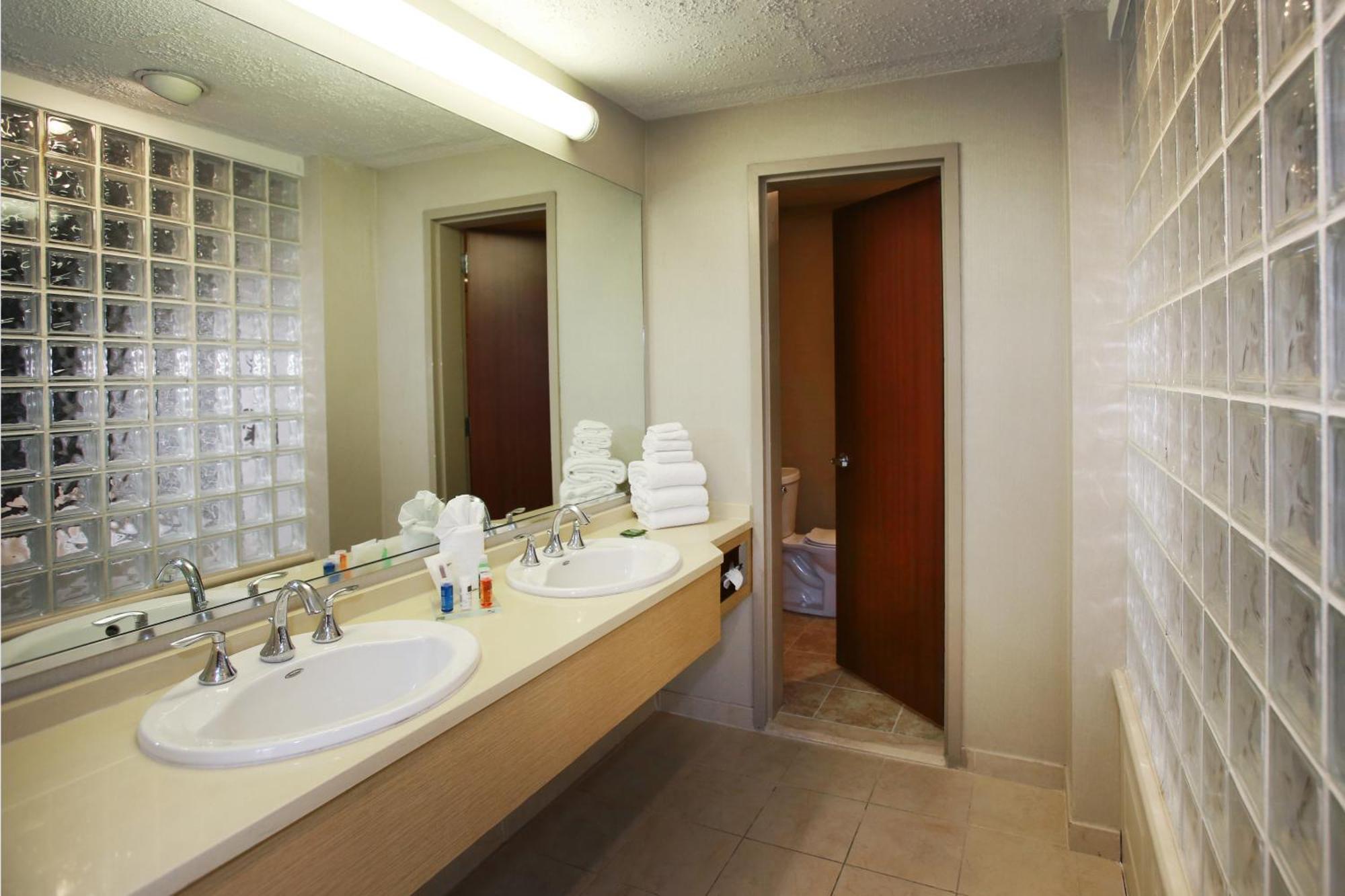 Boardwalk Empire King Suite Whirpool