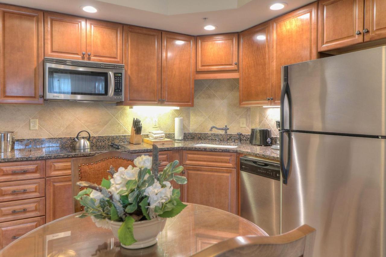 One Bedroom Riverview Condo One King