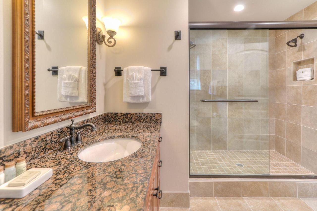 One Bedroom Riverview Condo One King