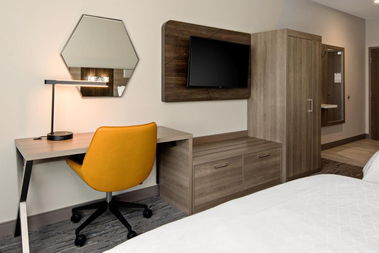Standard Room Two Queen Beds