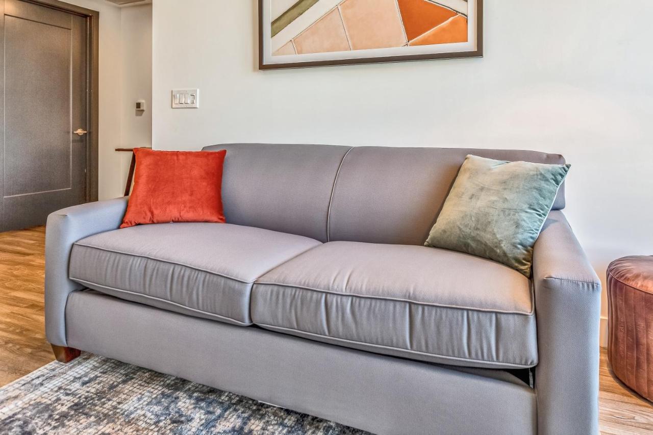 One-Bedroom Apartment Self Check Virtual Front Desk