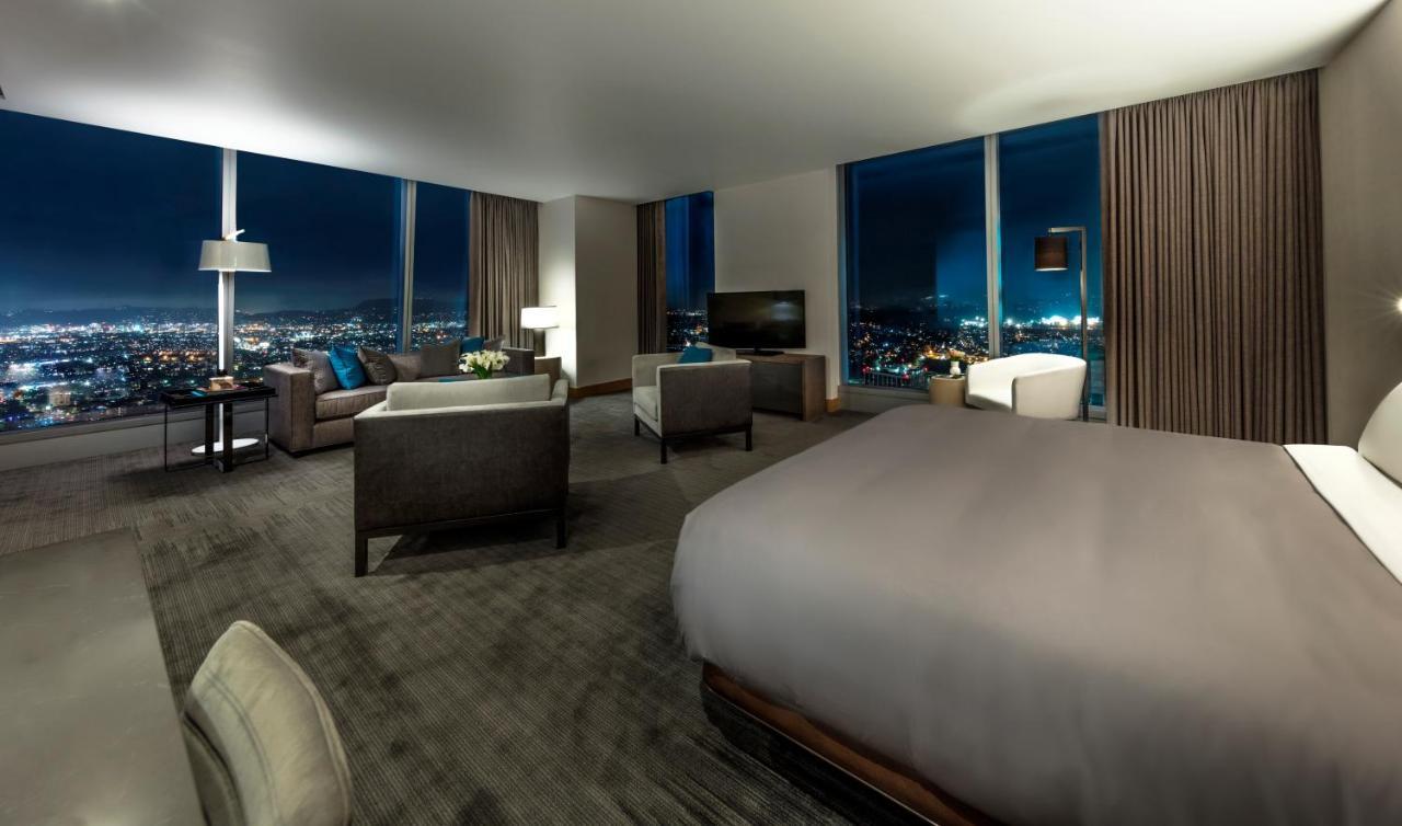 King Suite Club Floor