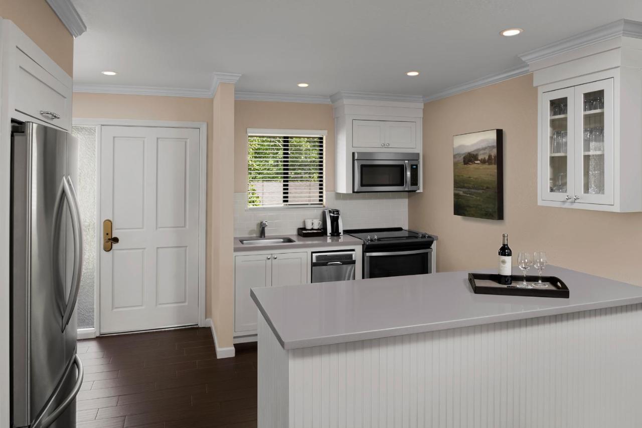 Cottages One Bedroom Suite Two Double Beds