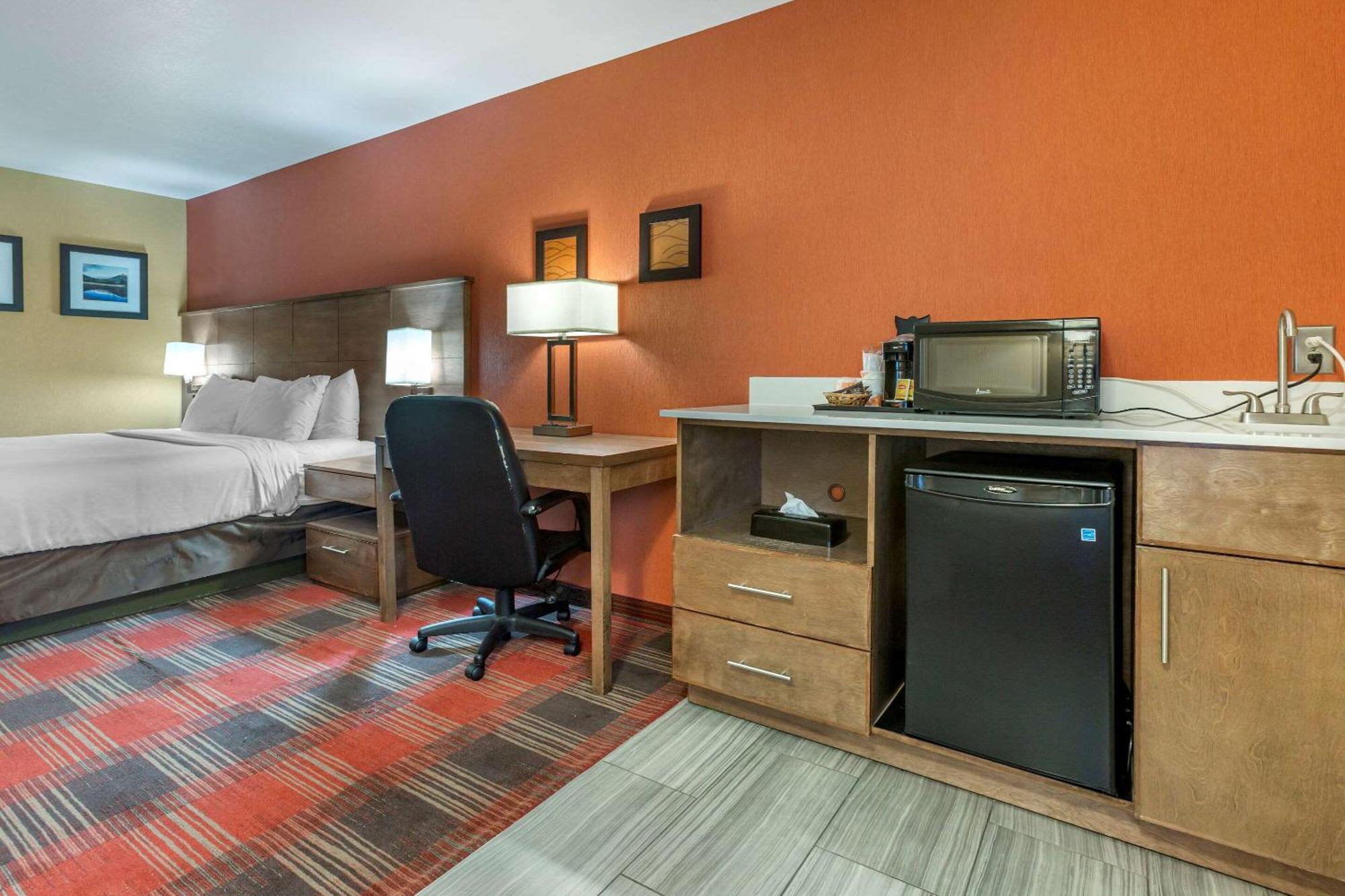King Suite Balcony Wet Bar Non-Smoking