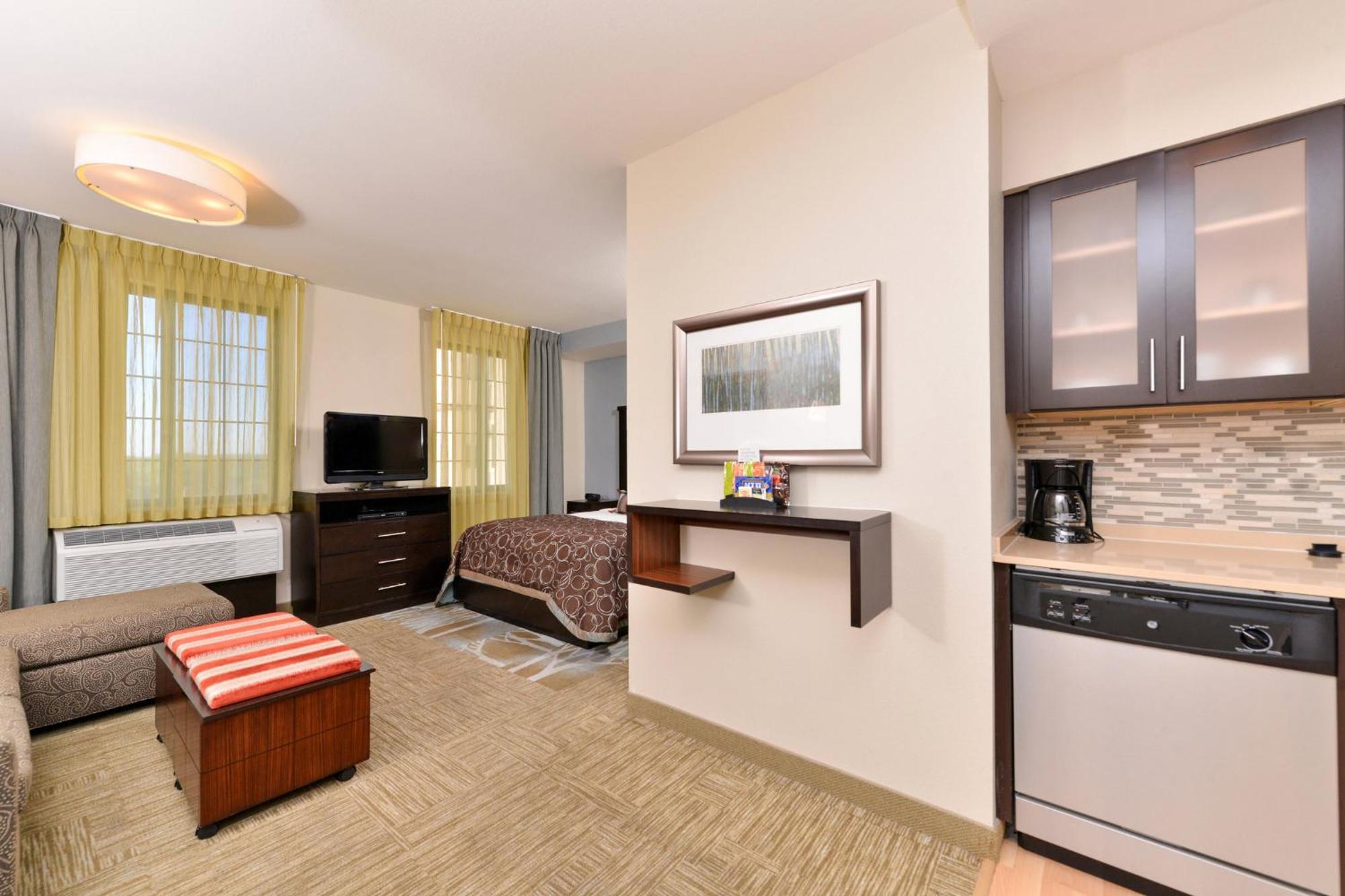 Queen Studio Suite
