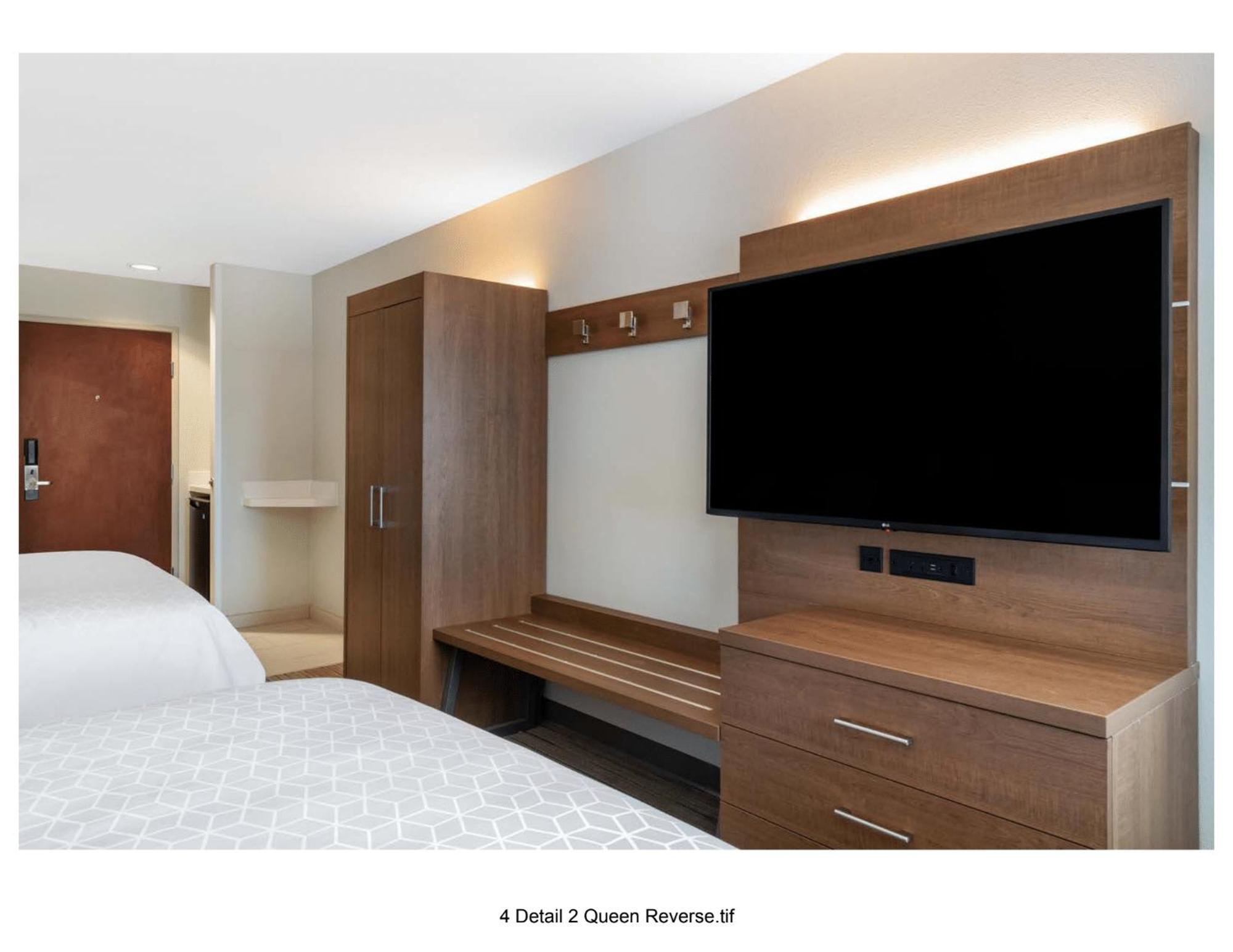 Room Two Beds Hearing Accessible Non-Smoking