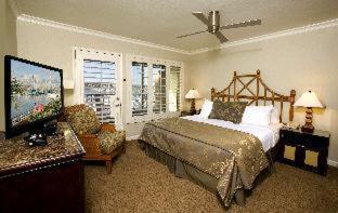 King Suite Sofa Bed Marina View