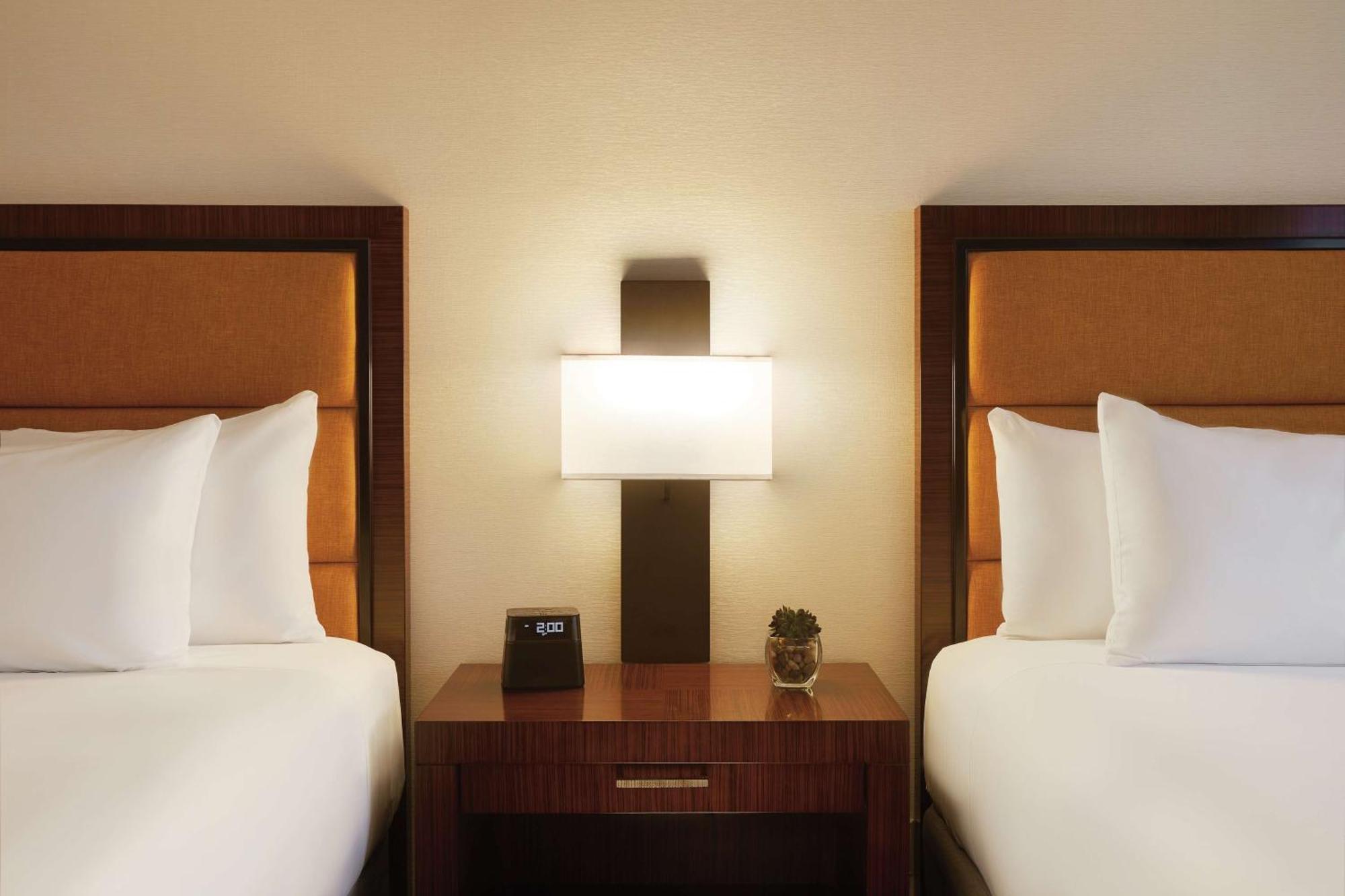 Queen Room Two Queen Beds City View