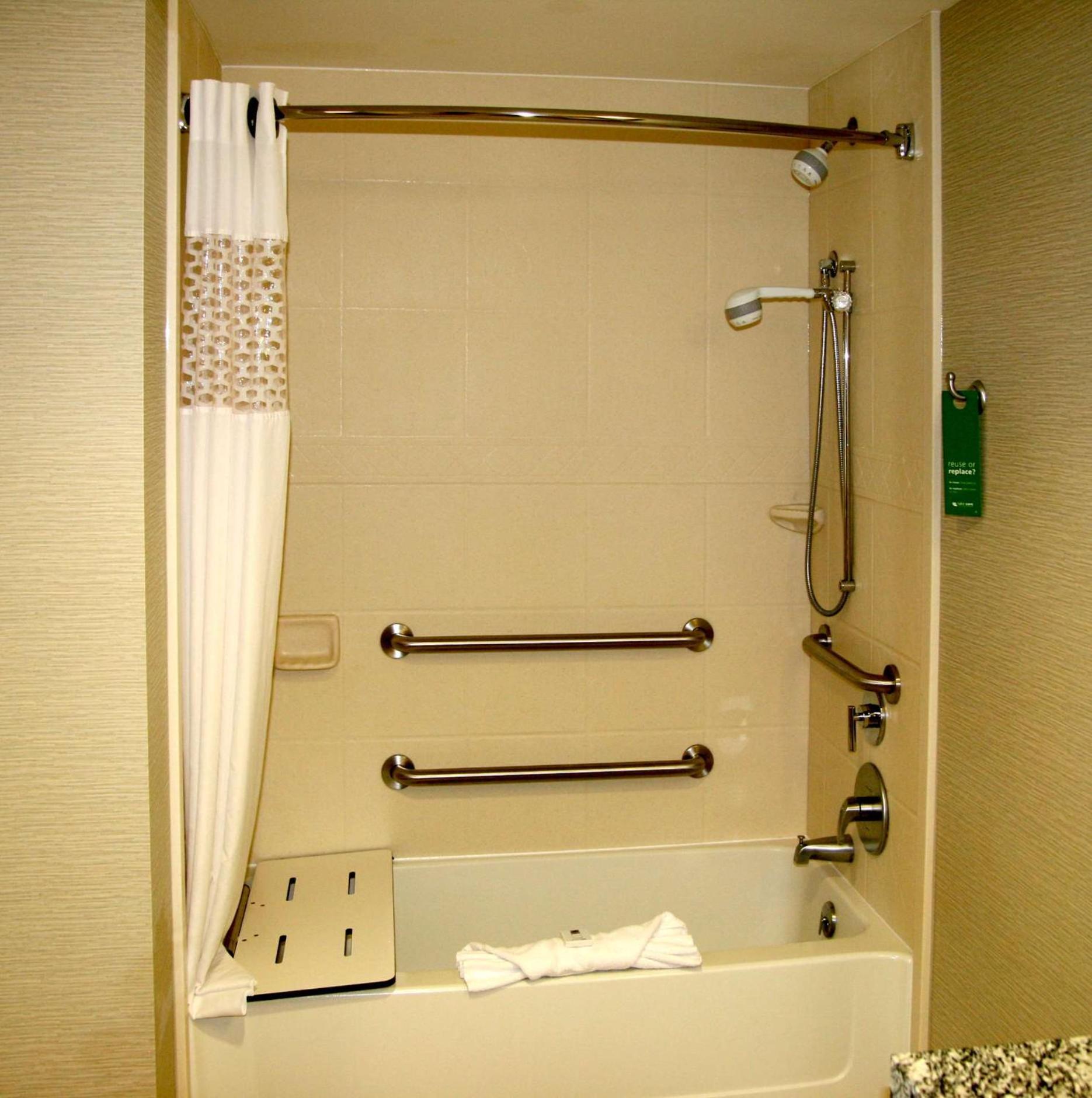 King Studio Suite Mobility Access or Non-Smoking