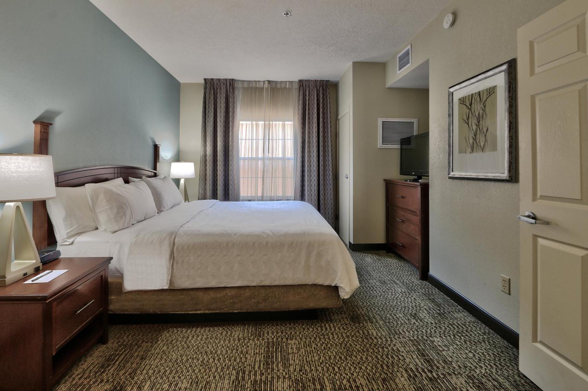 One-Bedroom King Suite Communications Accessible Tub