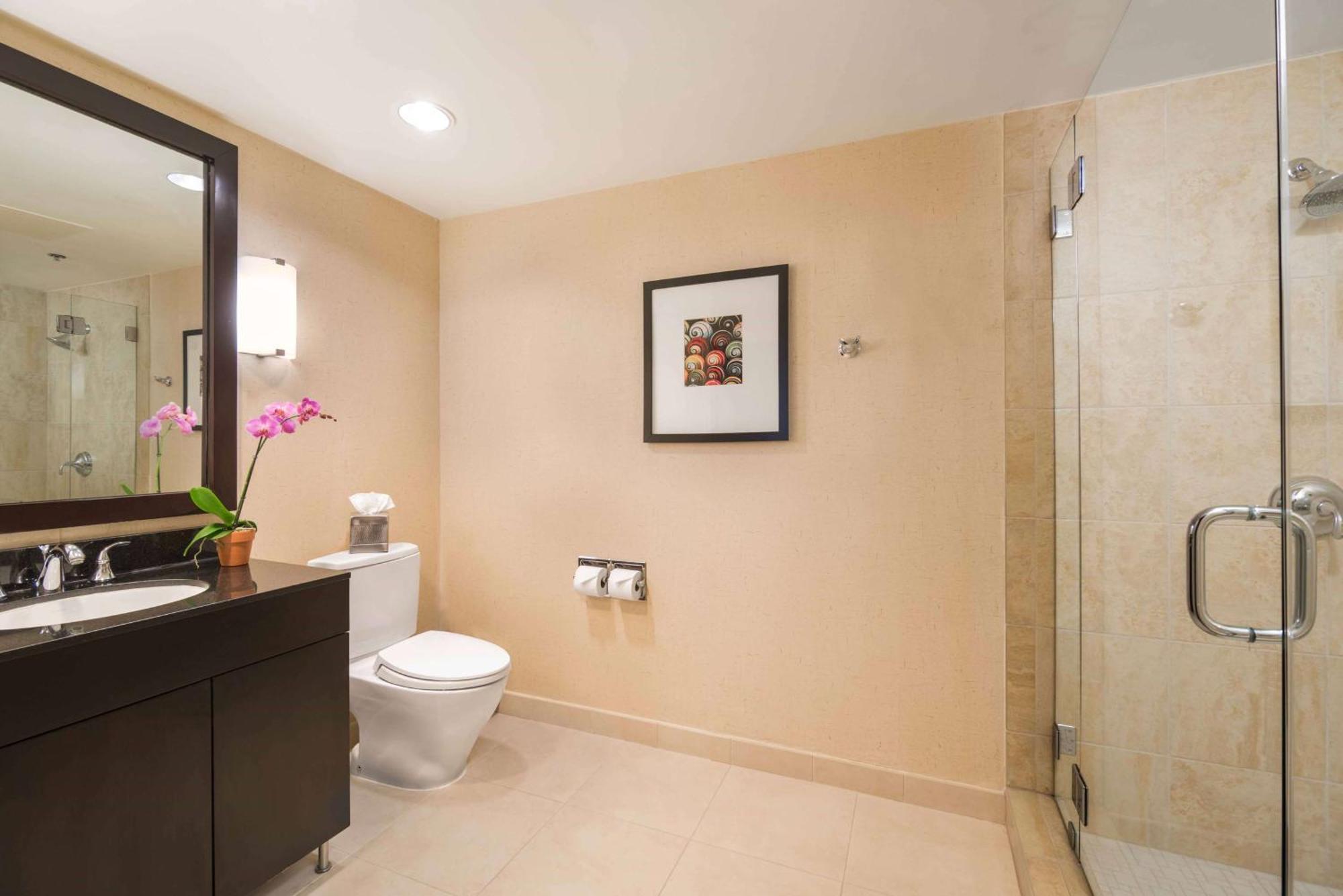One-Bedroom King Suite Harbor View