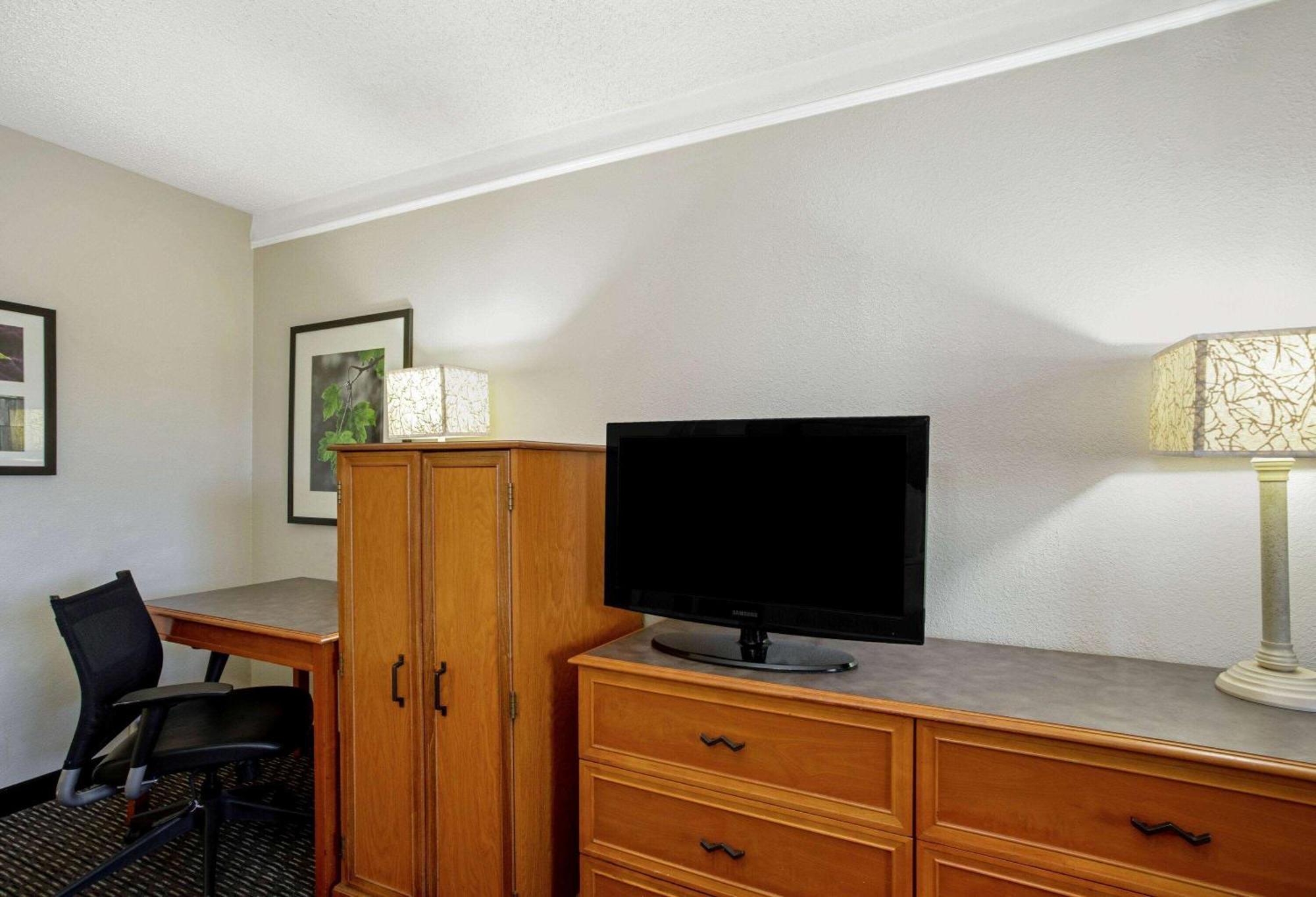 Double Room Two Double Beds Non Smoking 