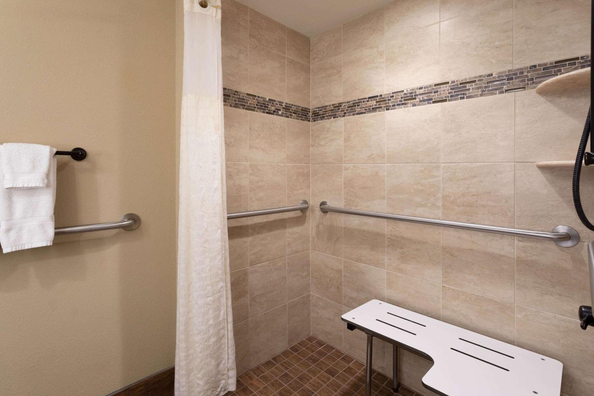 Queen Room Two Queen Beds Mobility Access or Non-Smoking
