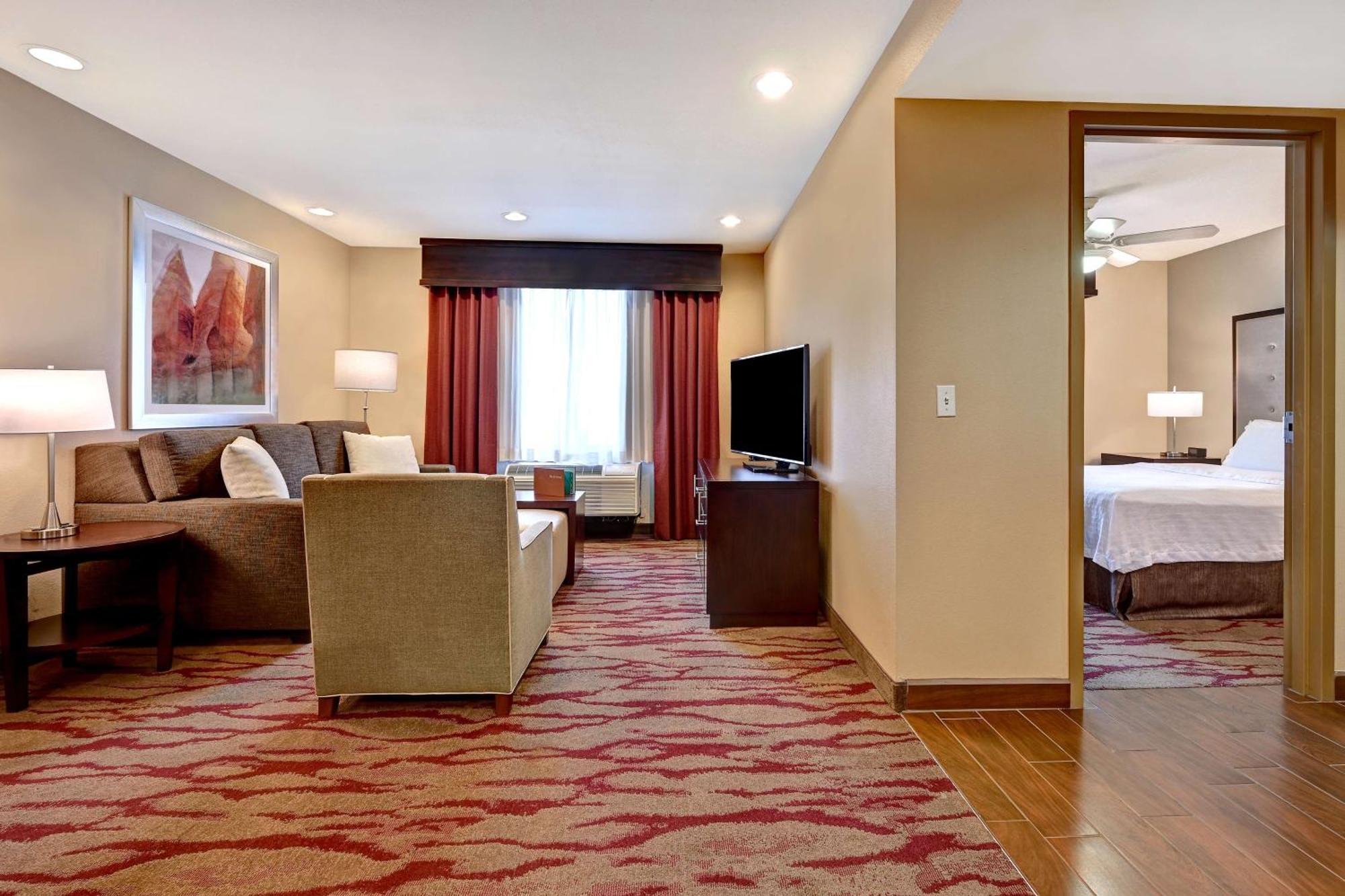 One-Bedroom Queen Suite Non-Smoking