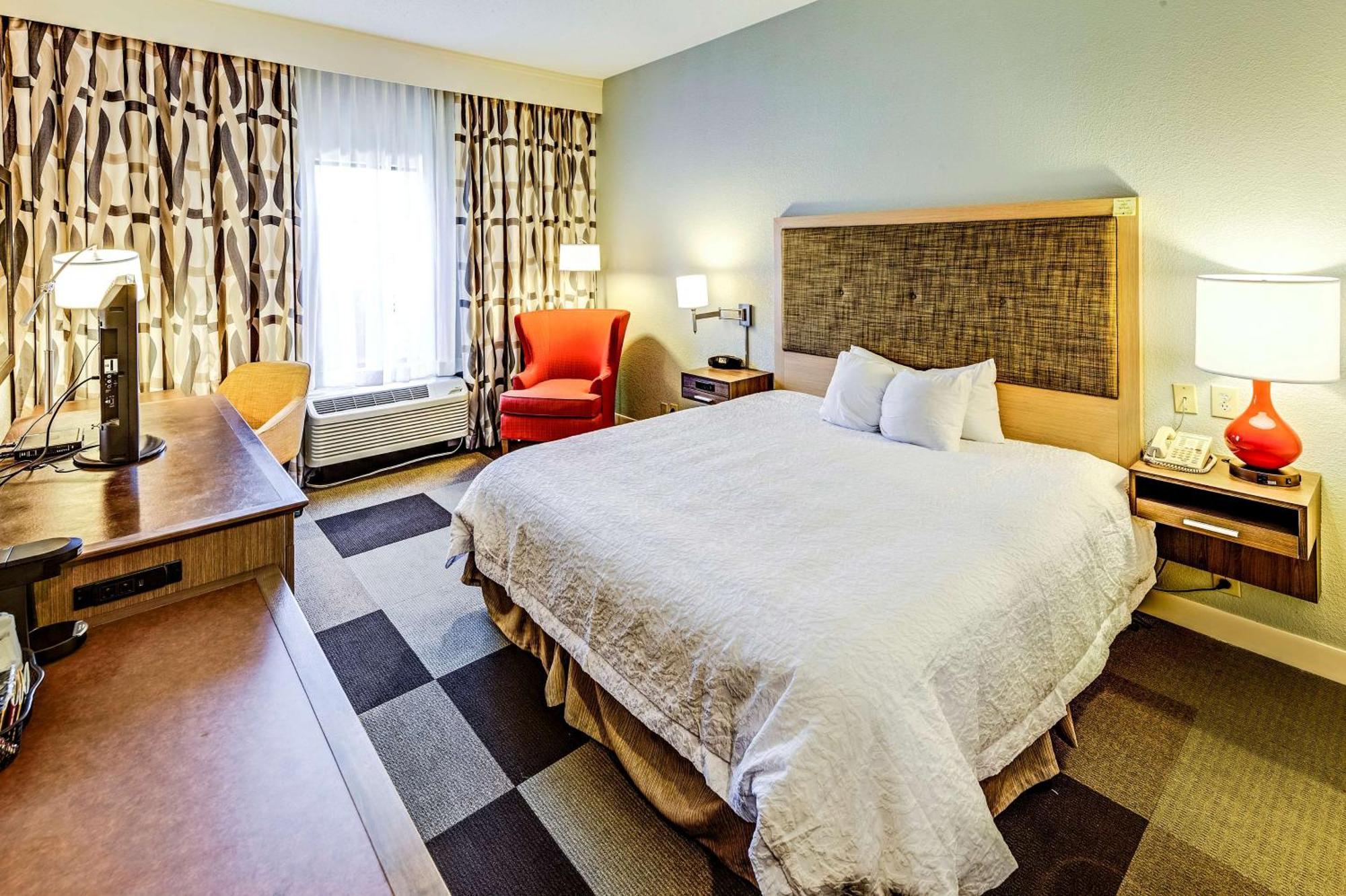 King Room Mobility Access or Non-Smoking