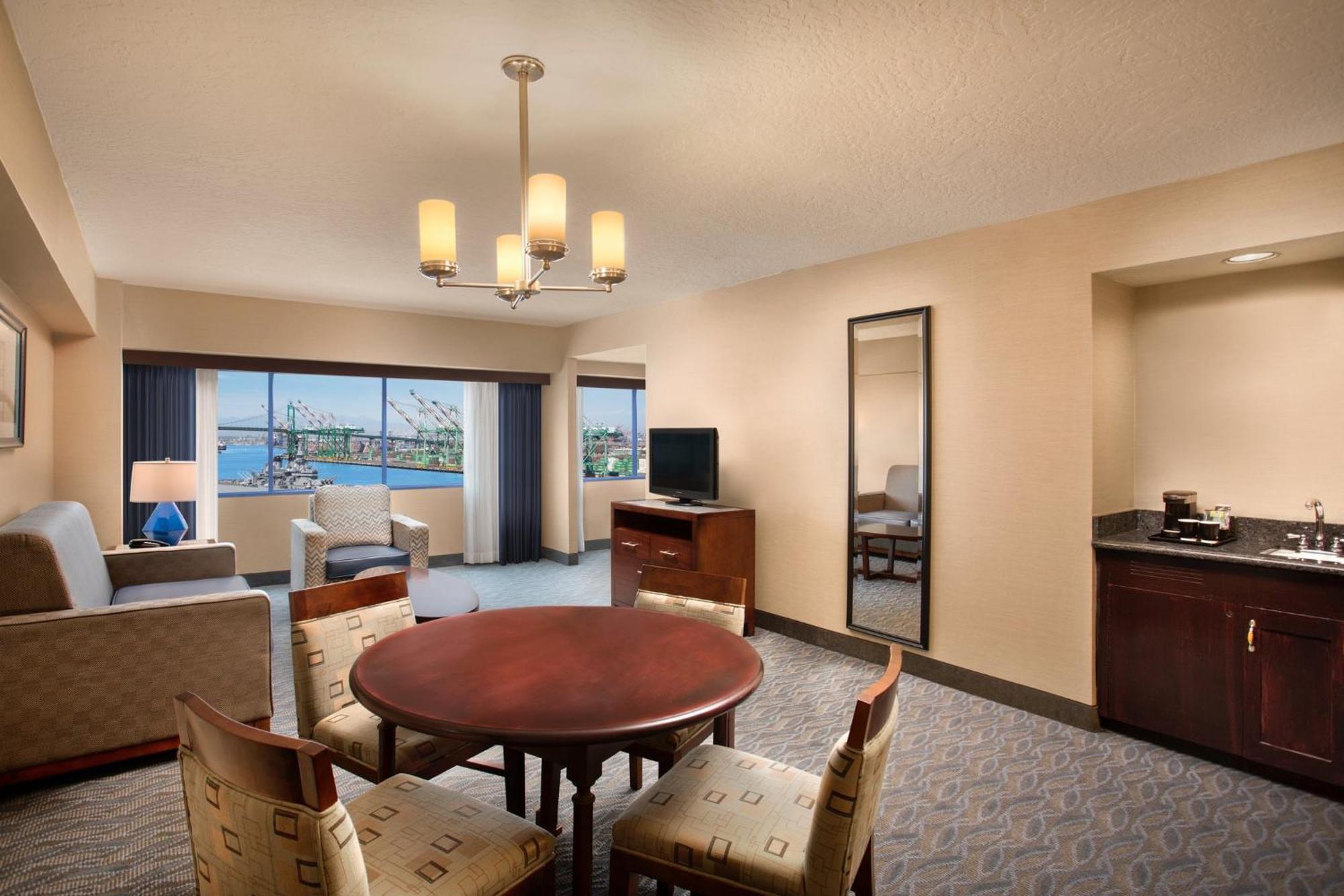 King Suite Non-Smoking