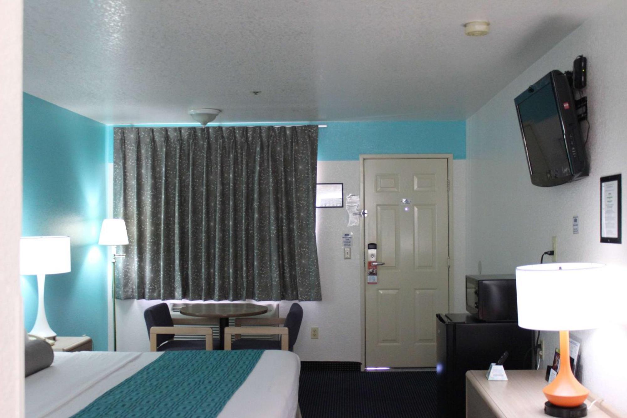 King Room Mobility Accessible Room Non-Smoking