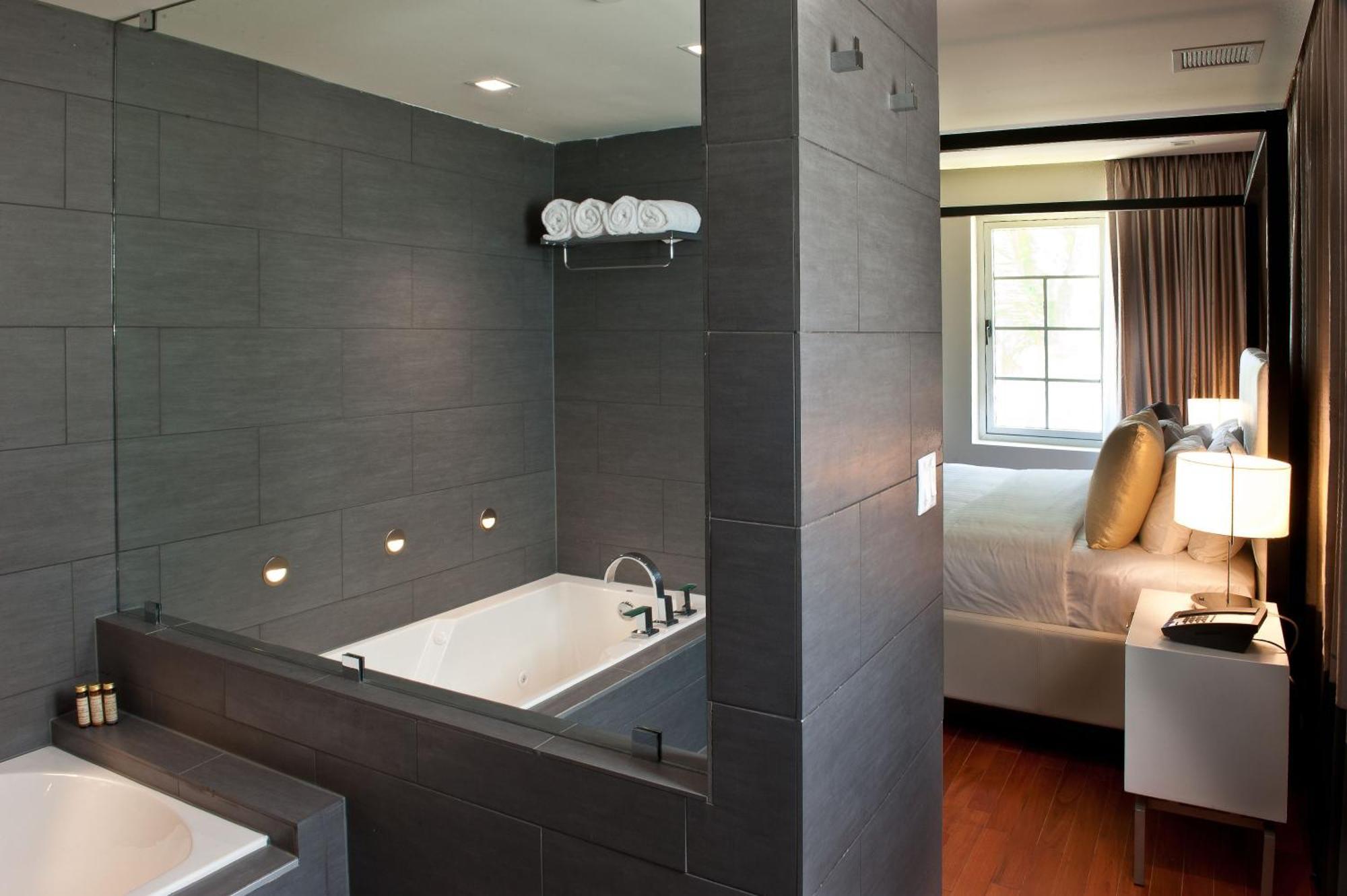 King Suite Ocean View No Resort Fee