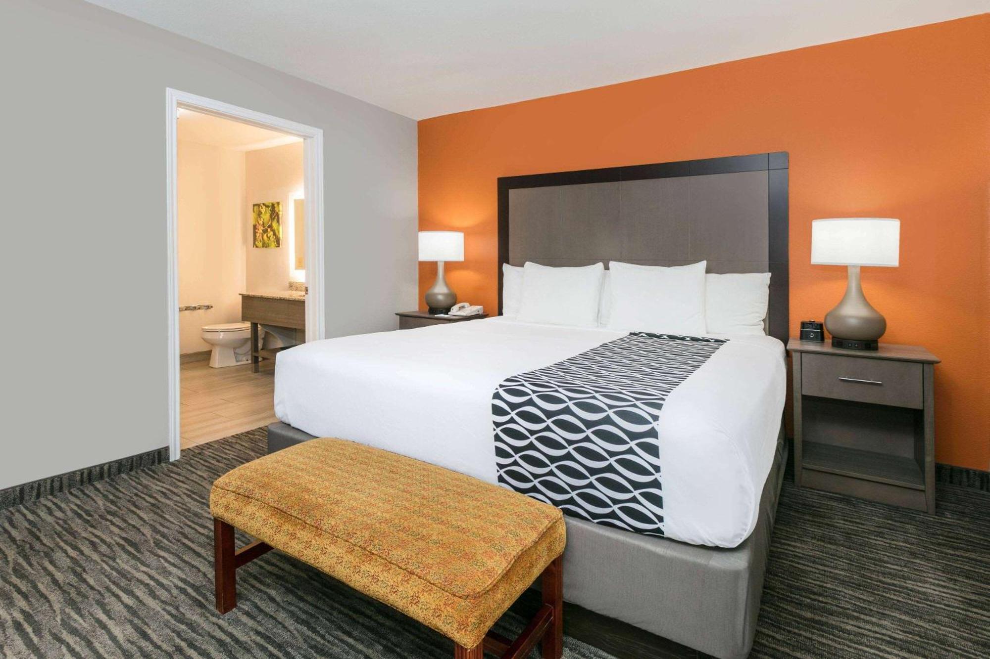 One-Bedroom King Suite Non-Smoking