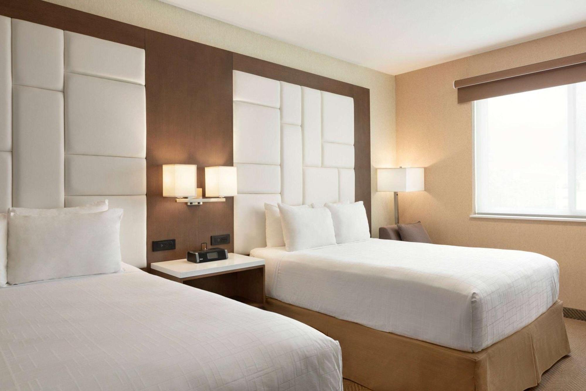 Queen Room Two Queen Beds Non-Smoking