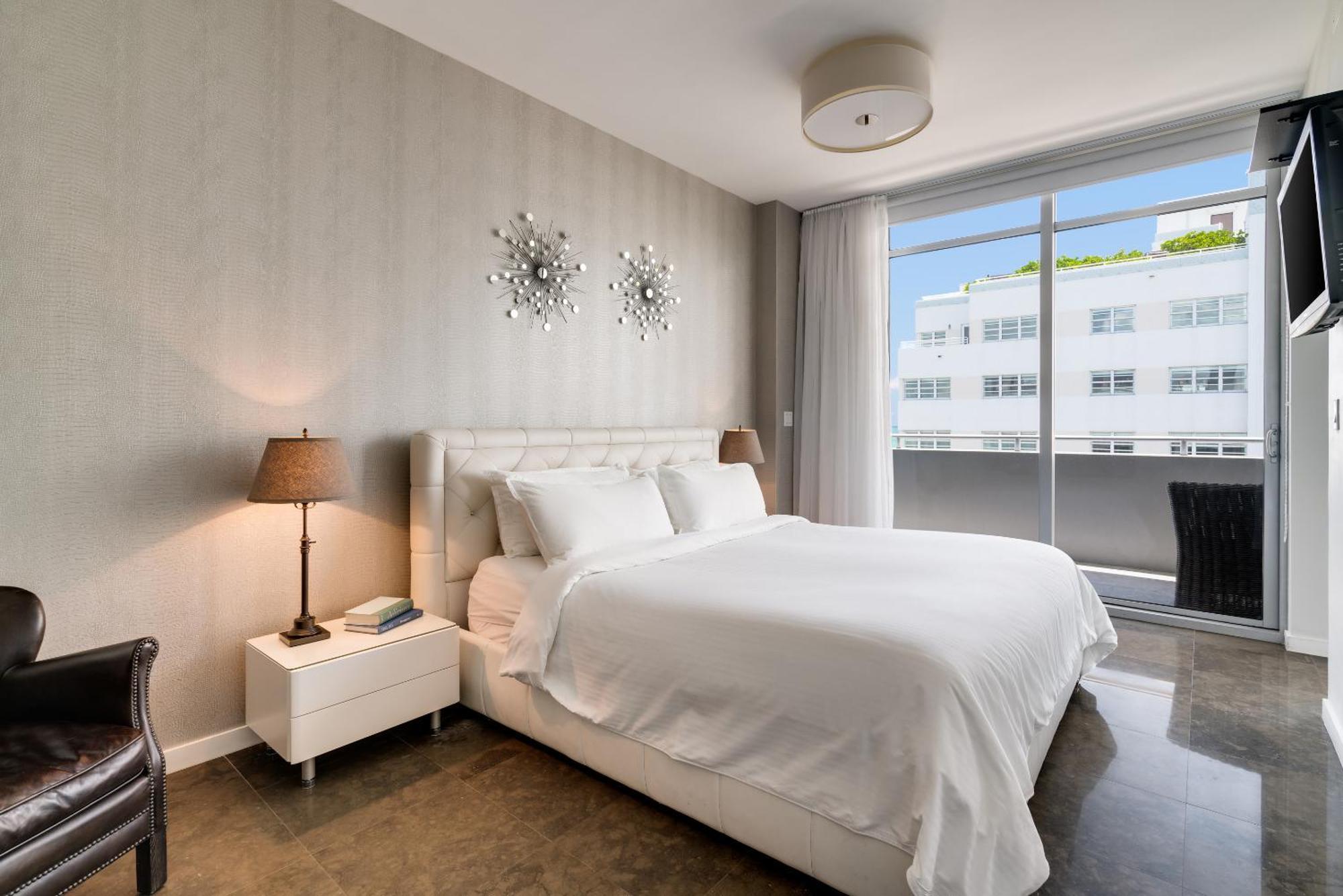 One Bedroom Penthouse Condo RoofTop Terrace