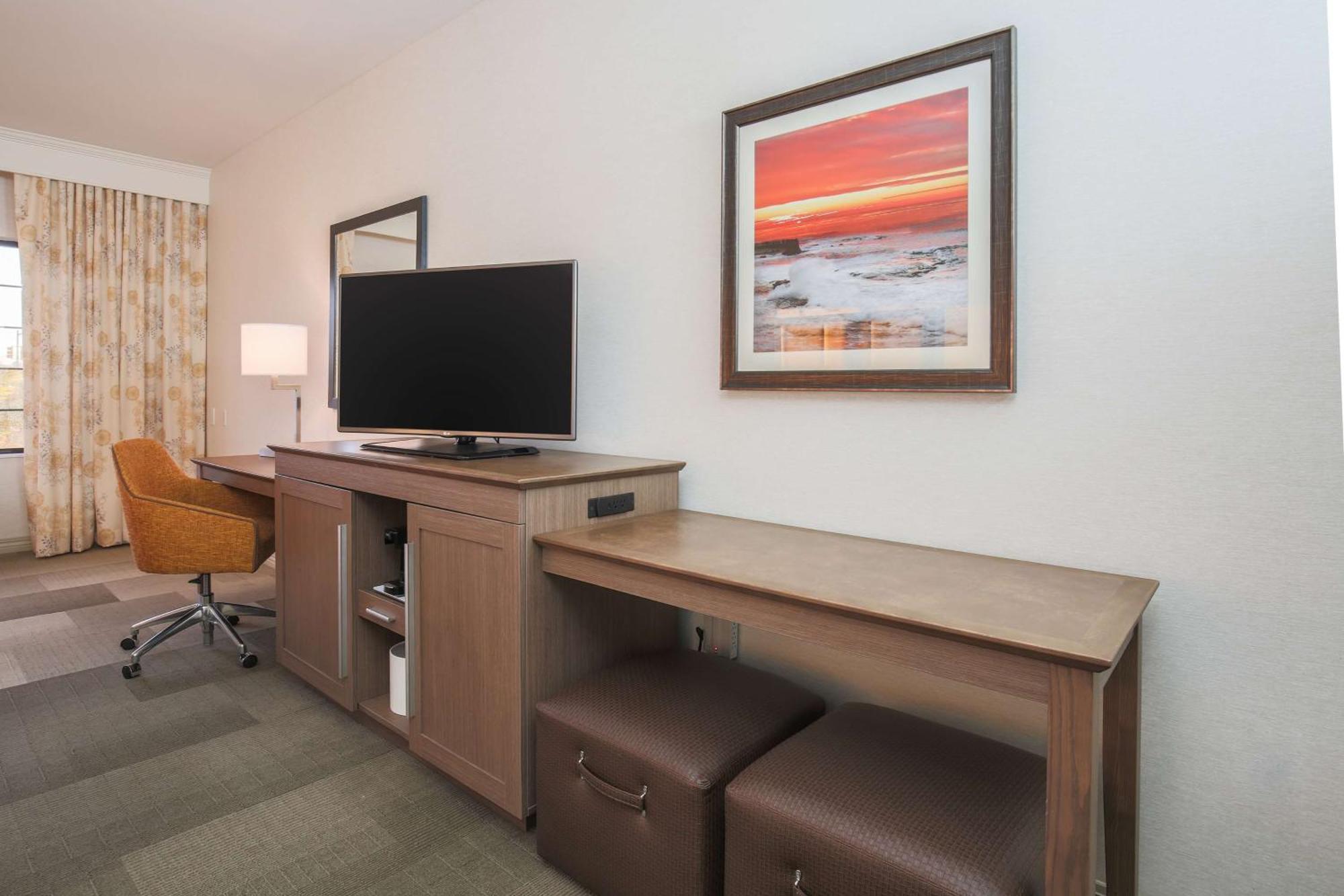 Queen Room Two Queen Beds Mobility Hearing Access or Non-Smoking