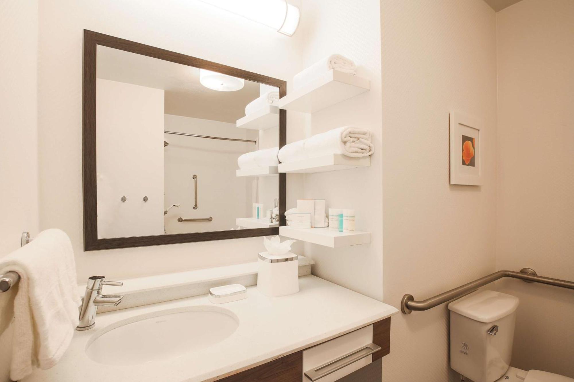 Queen Room Two Queen Beds Mobility Hearing Access or Non-Smoking