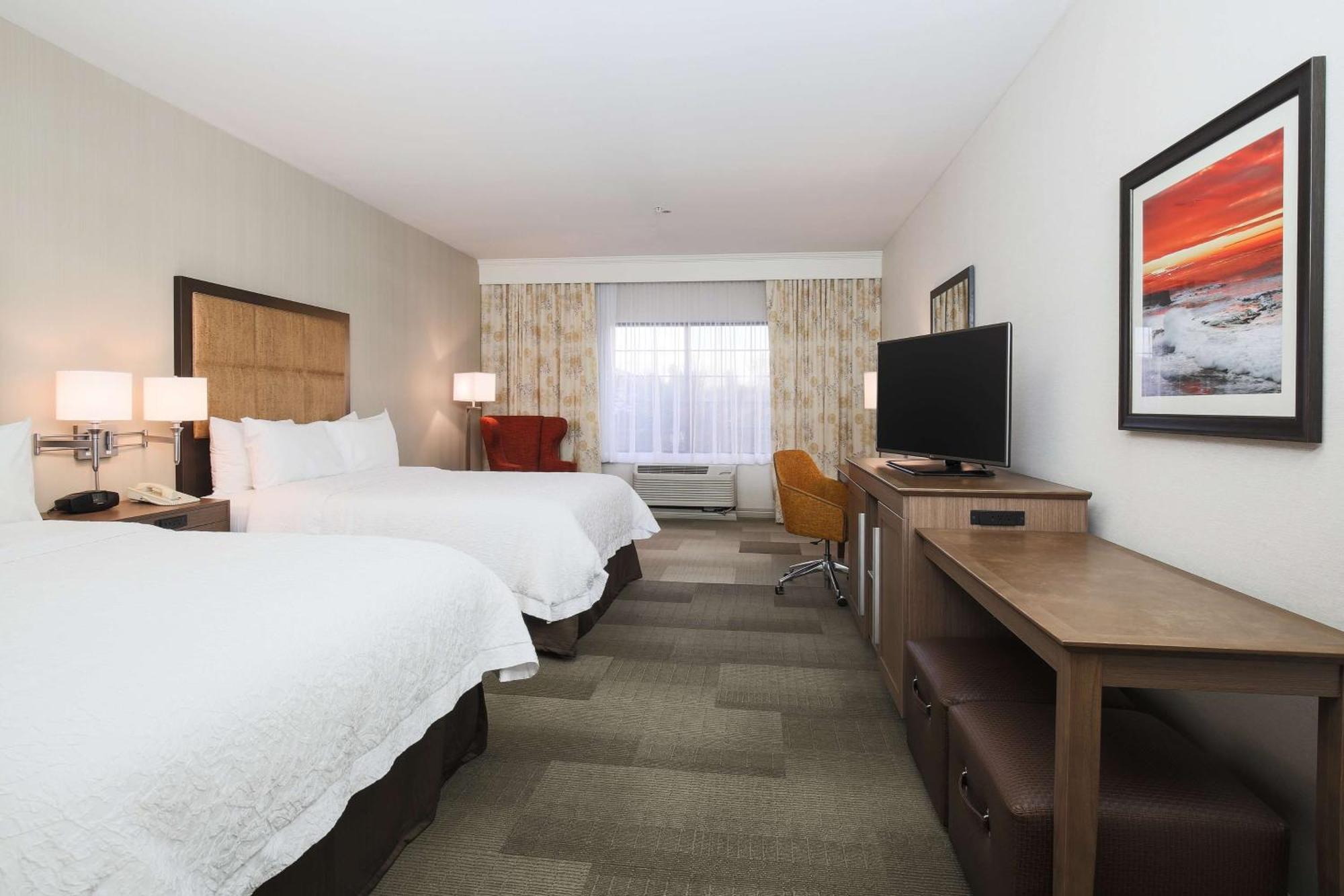 Queen Room Two Queen Beds Mobility Hearing Access or Non-Smoking