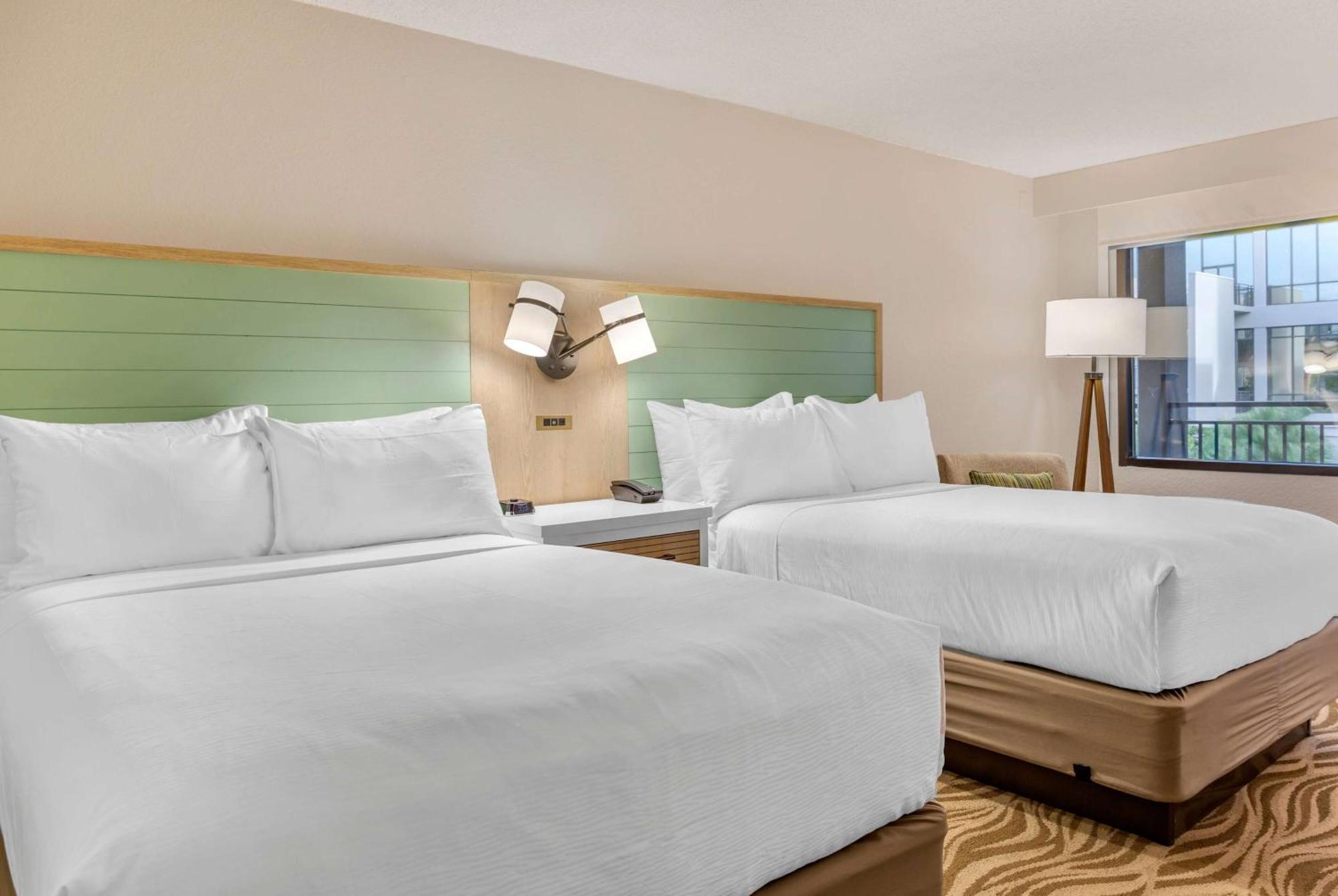 Standard Room Two Double Beds Lake View