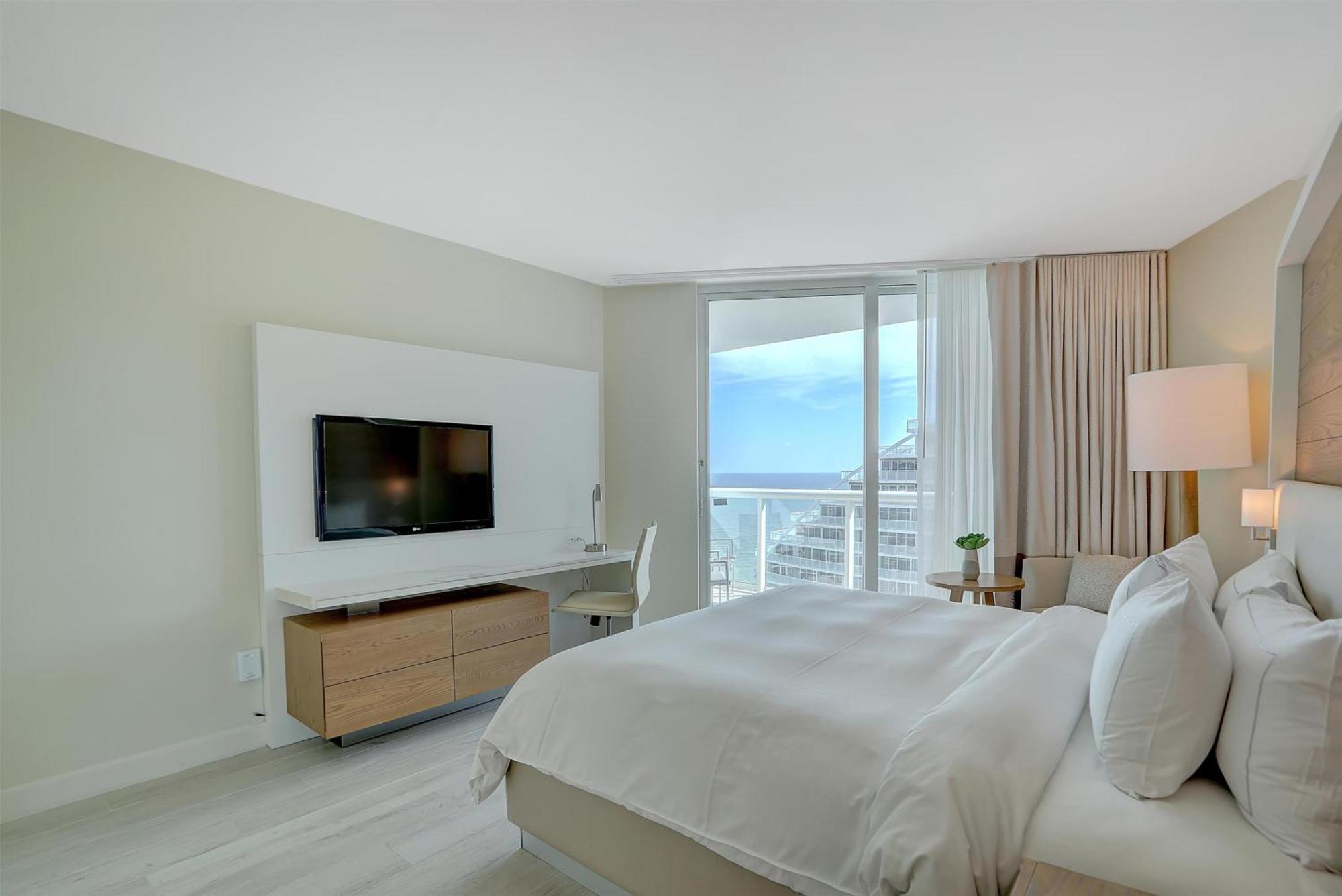 King Suite Ocean View Disability Access