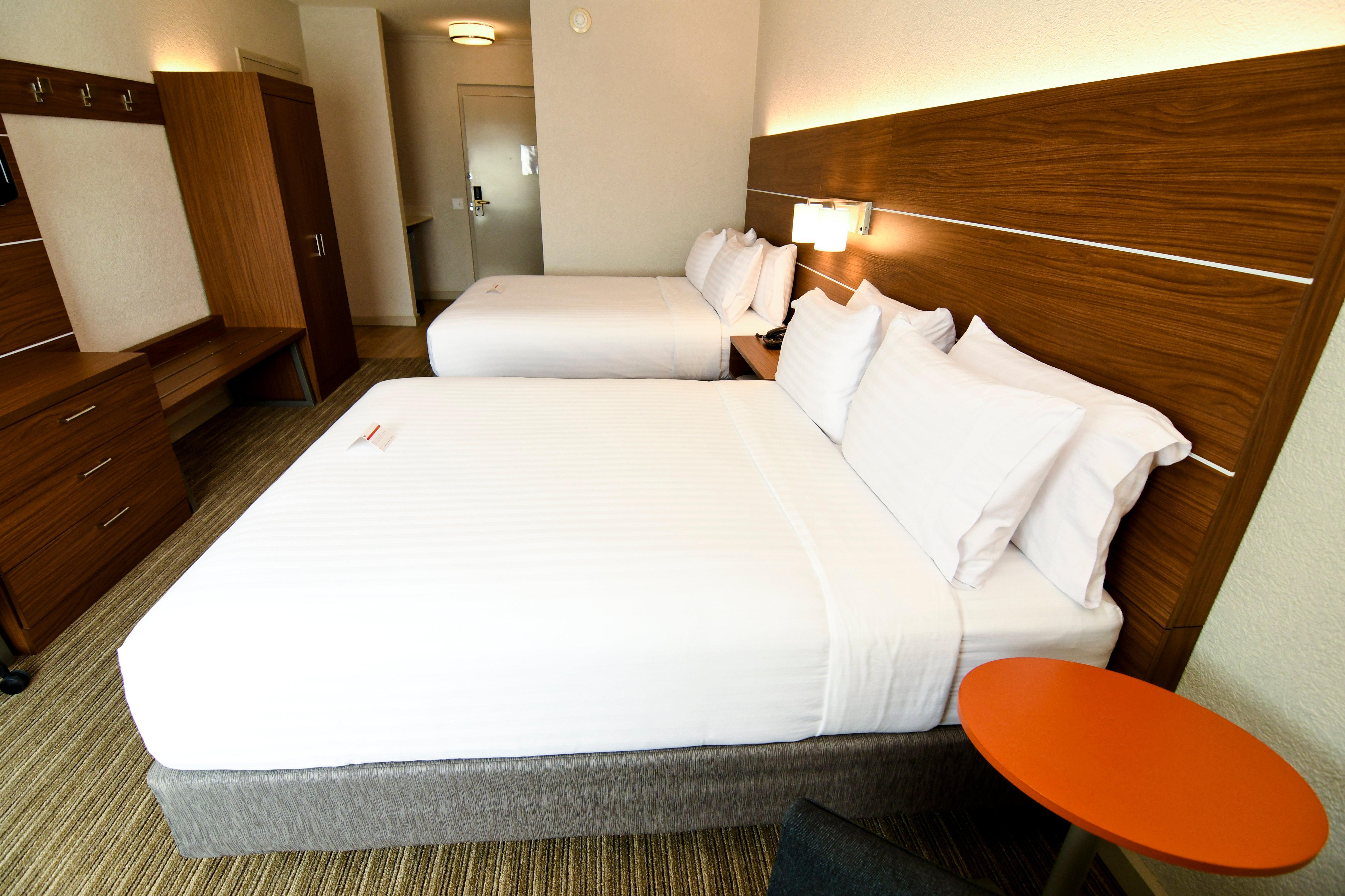 Standard Queen Room Two Queen Beds
