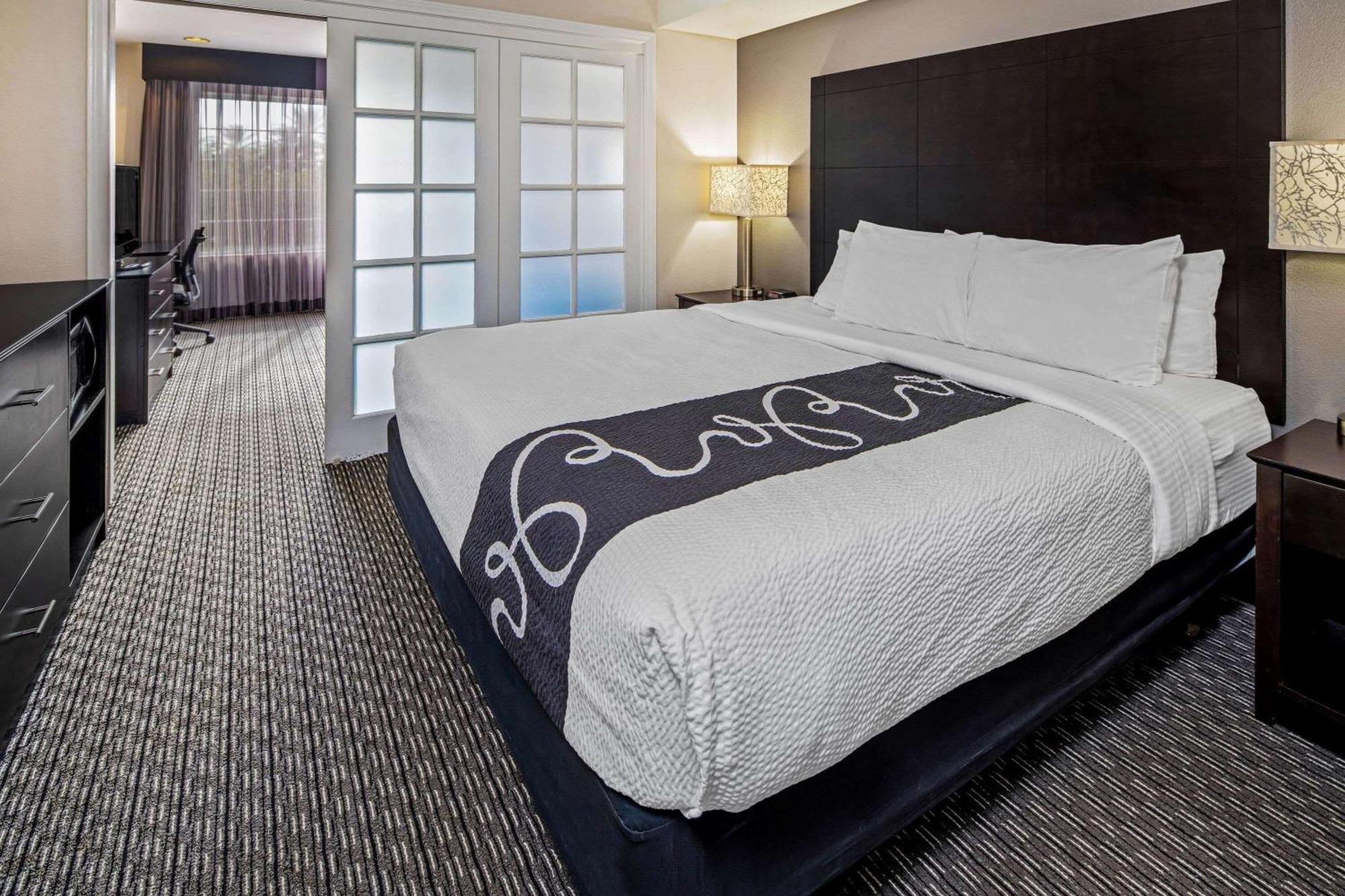 1 King Bed Suite
