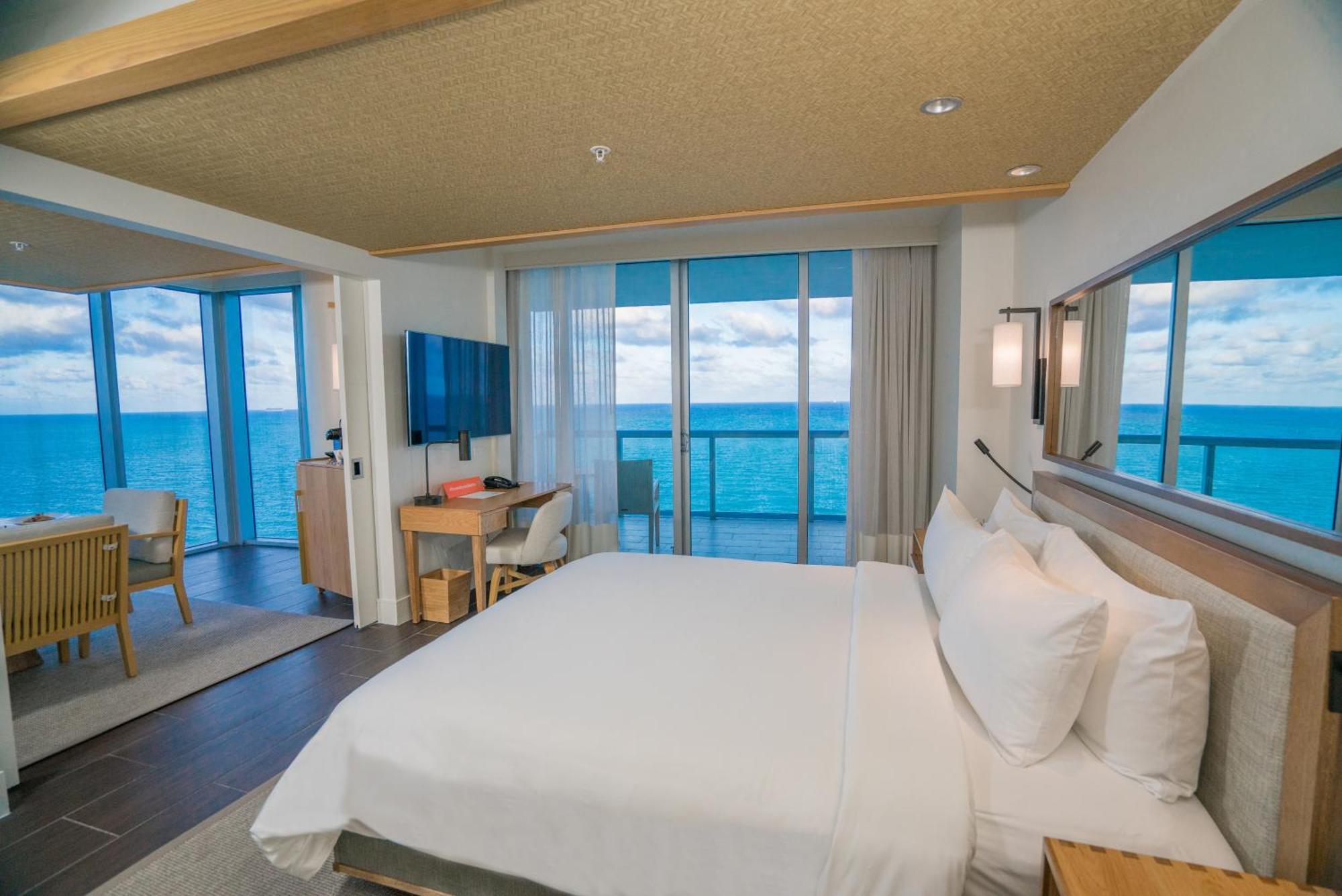 One Bedroom Oceanfront Suite King Balcony