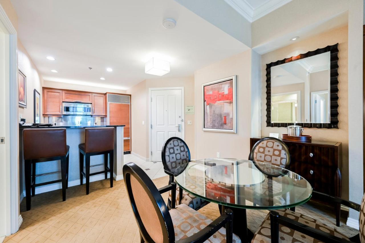 Two-Bedroom Strip View & Balcony