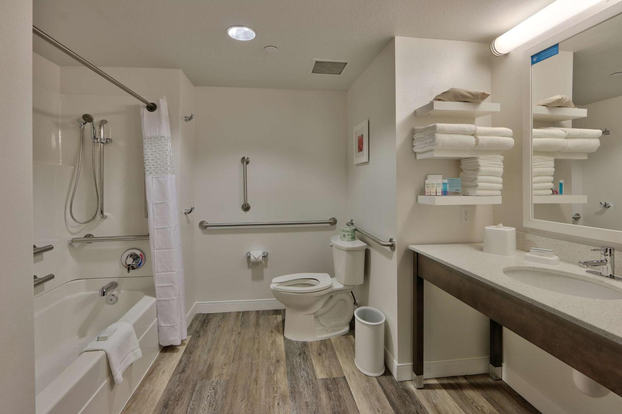 Queen Room Two Queen Beds Mobility Hearing Access or Non-Smoking
