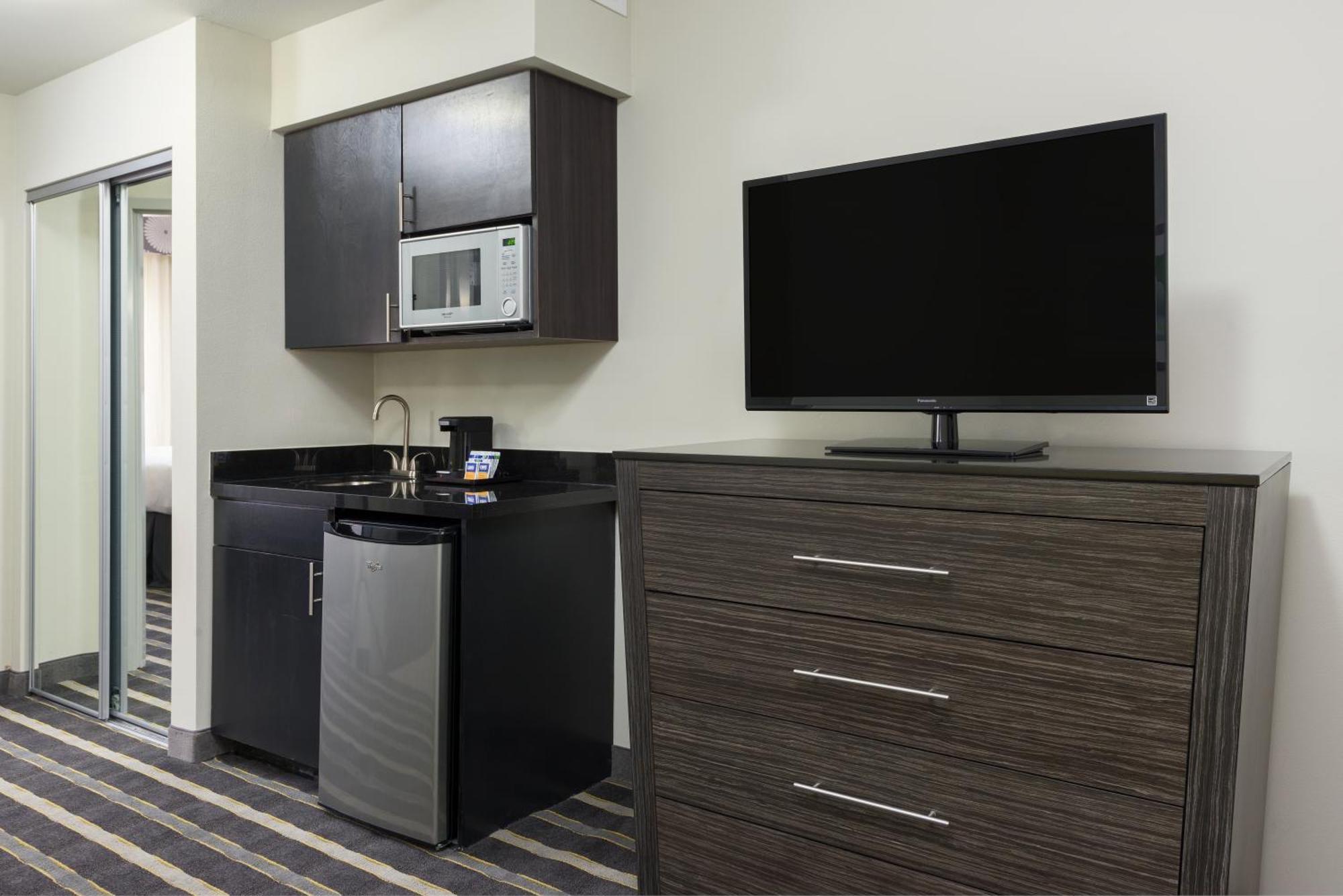 King Suite Additional Living Area
