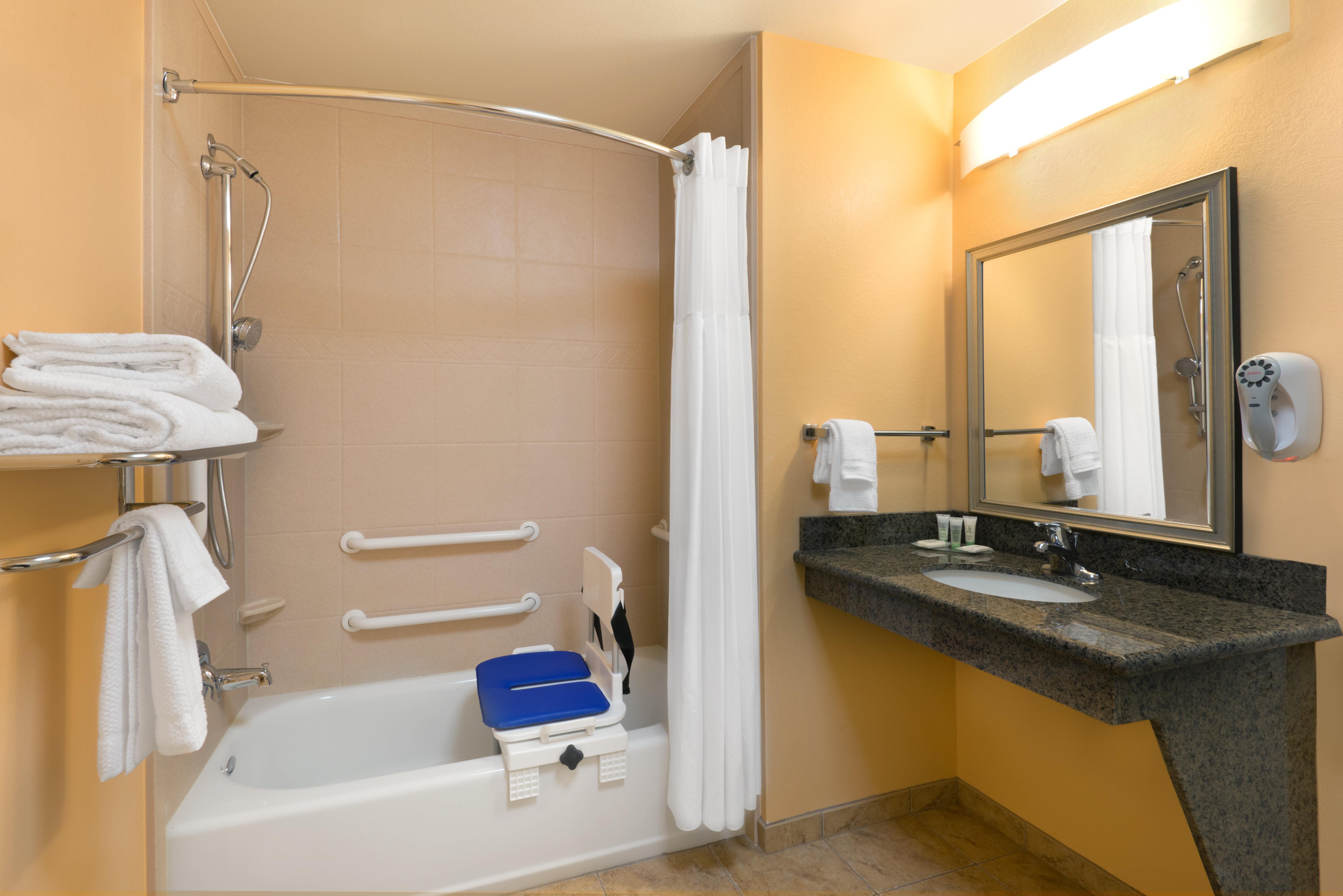 Queen Studio Suite Bath Tub Mobility Accessible Non-Smoking