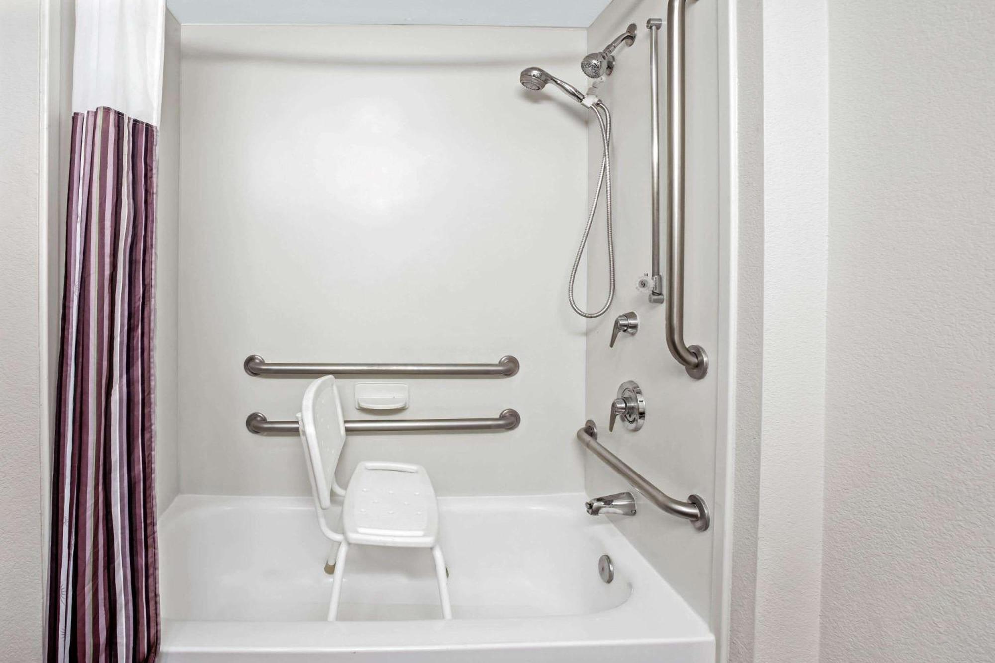 King Room Mobility Access or Non-Smoking