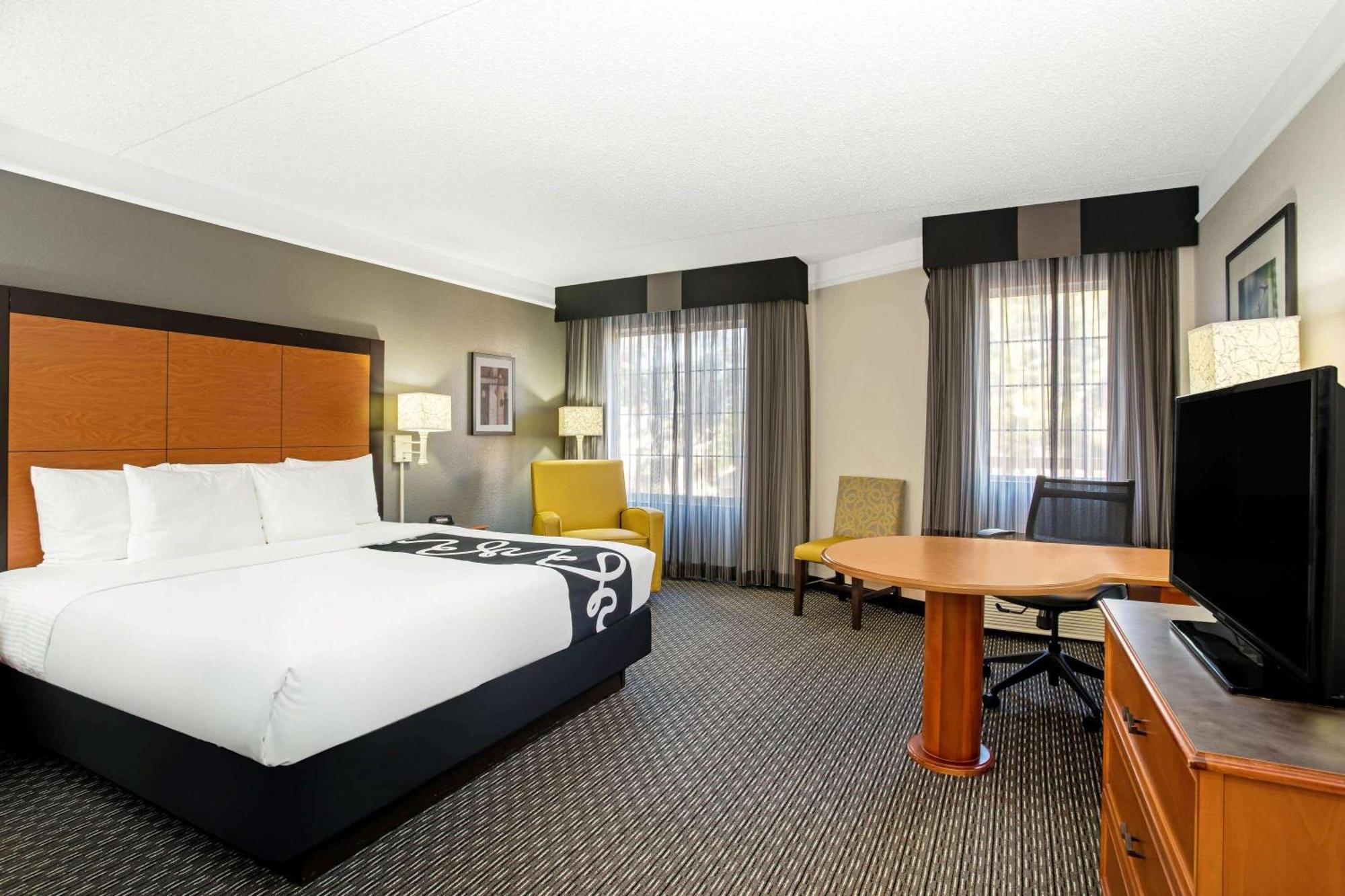 King Room Mobility Access or Non-Smoking